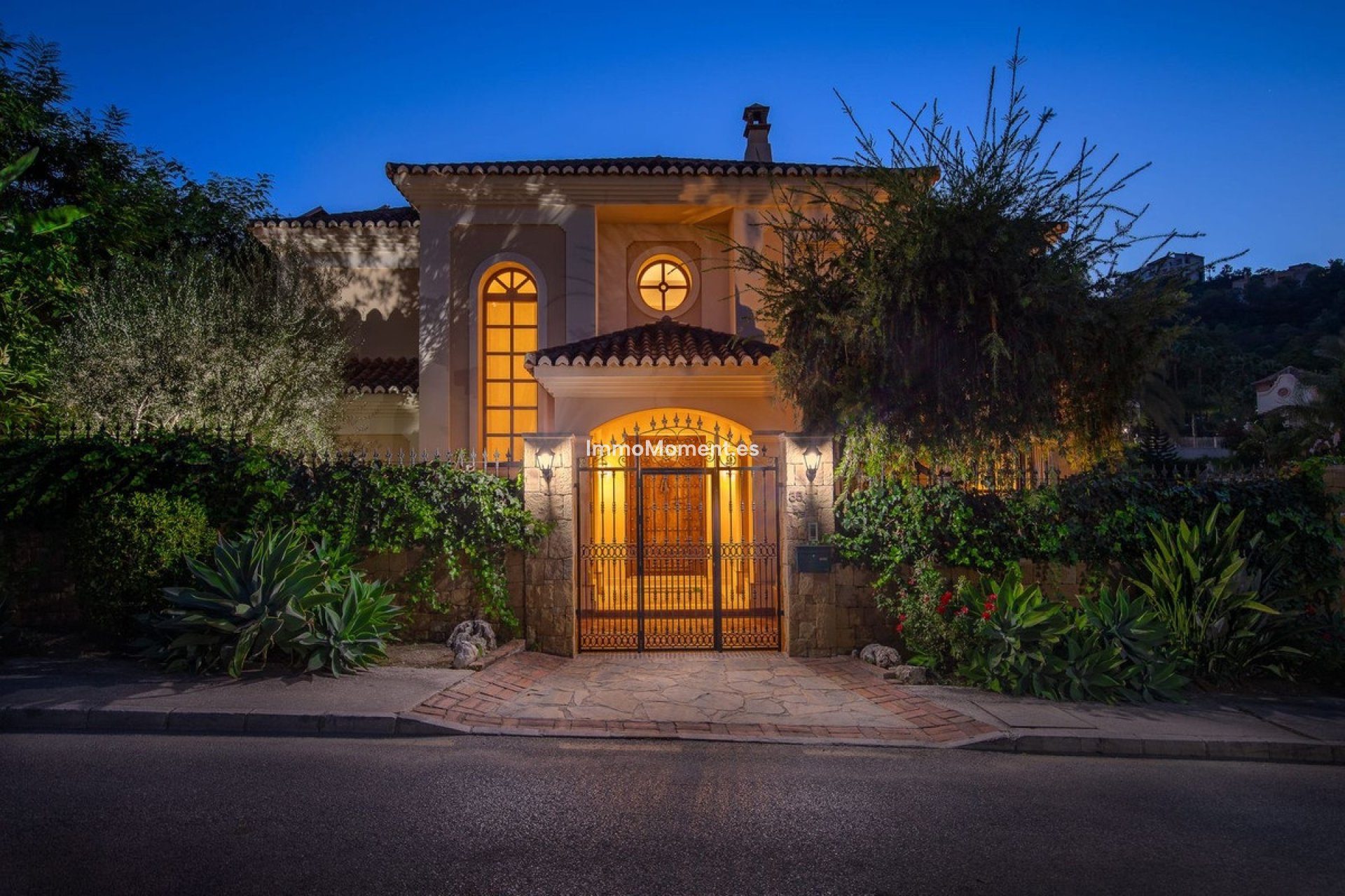 Resale - Villa - Benahavís - Los Arqueros