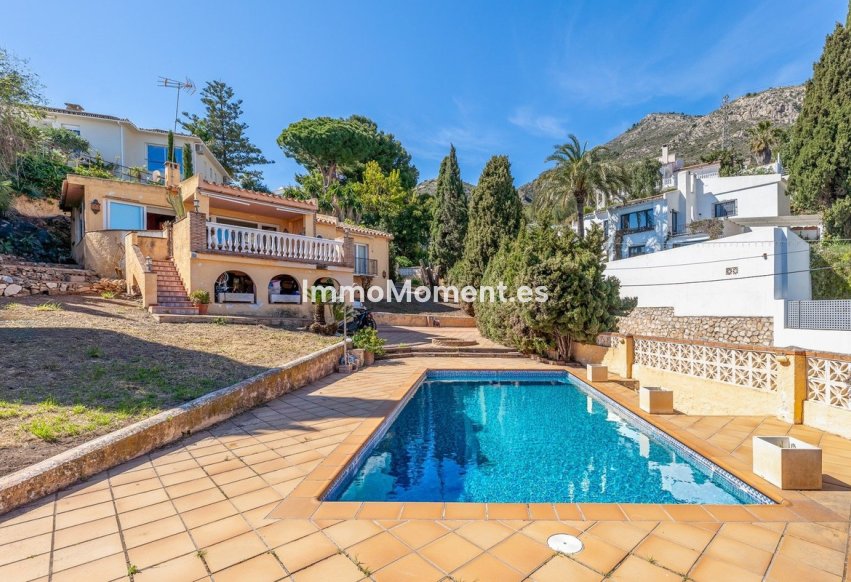 Resale - Villa - Benalmadena - Benalmadena Centro