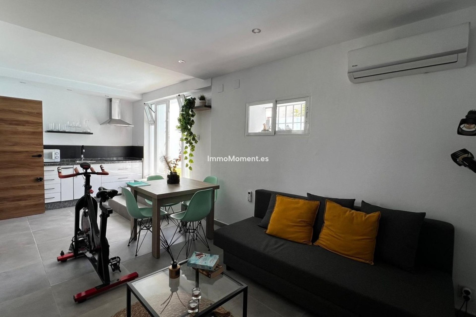 Resale - Villa - Benalmadena - Benalmadena Centro