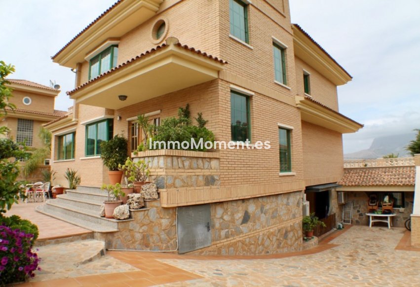 Resale - Villa - Benidorm - Benidorm Centro