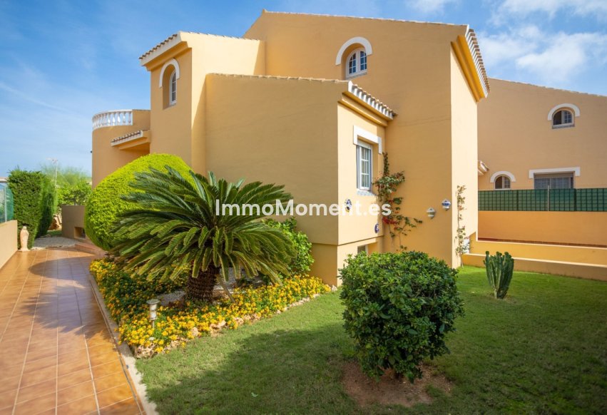 Resale - Villa - Cartagena - Playa Honda