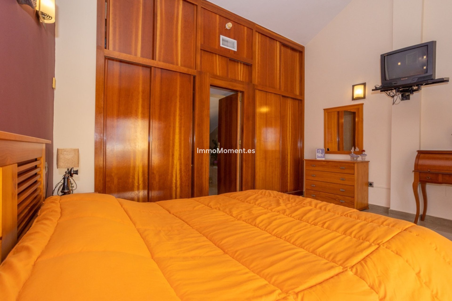 Resale - Villa - Cartagena - Playa Honda