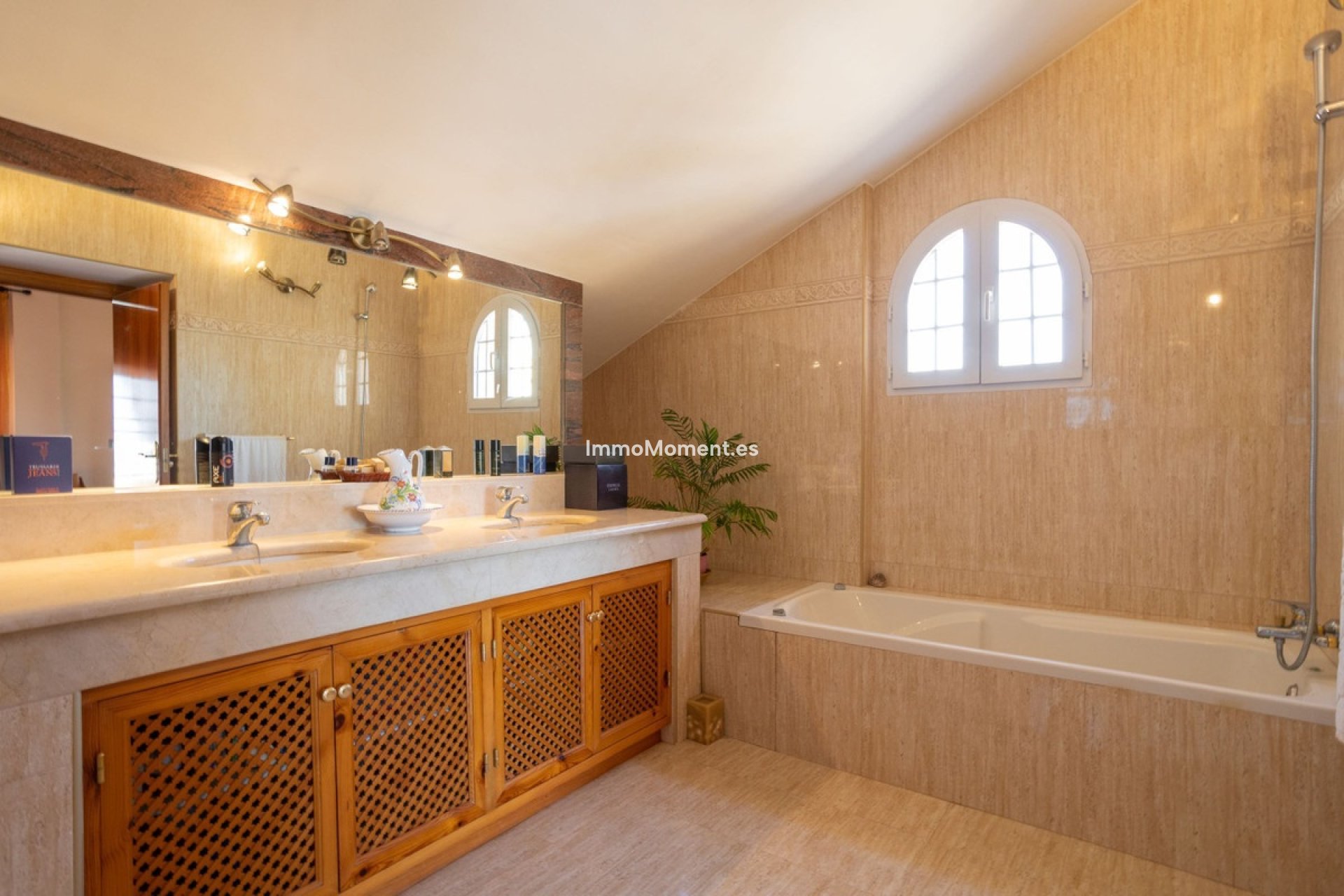 Resale - Villa - Cartagena - Playa Honda