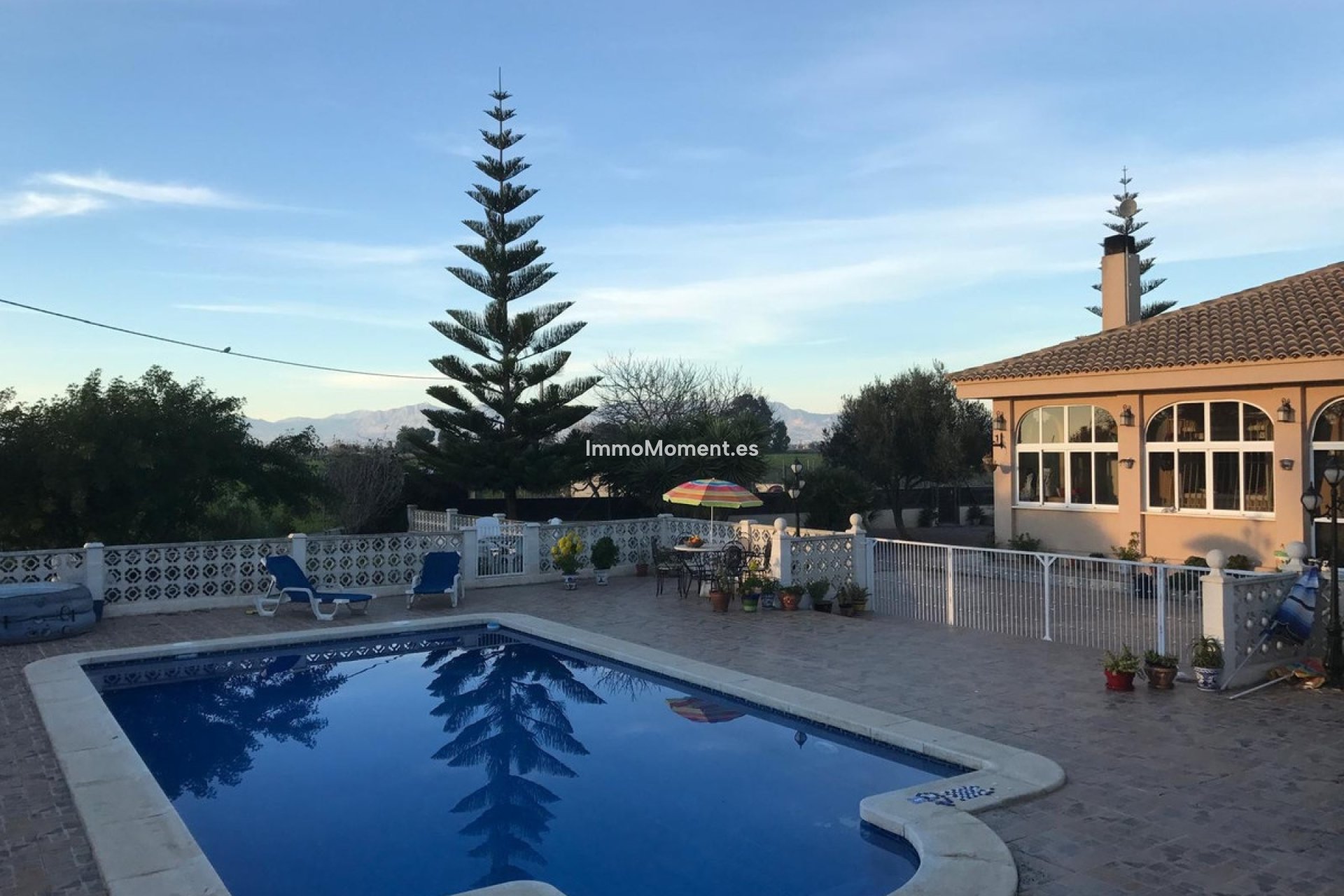 Resale - Villa - Dolores - Dolores Centro