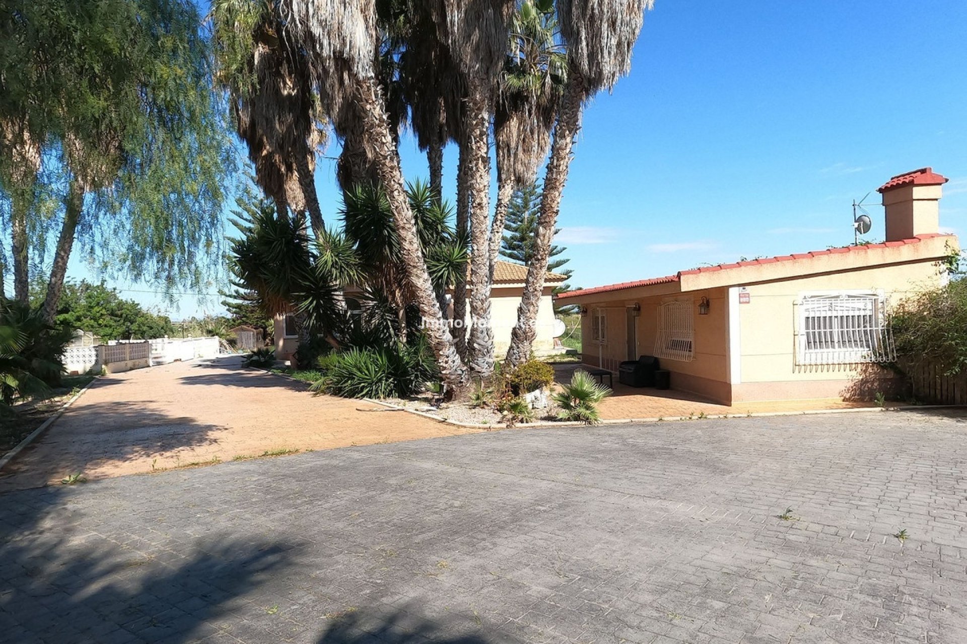 Resale - Villa - Dolores - Dolores Centro
