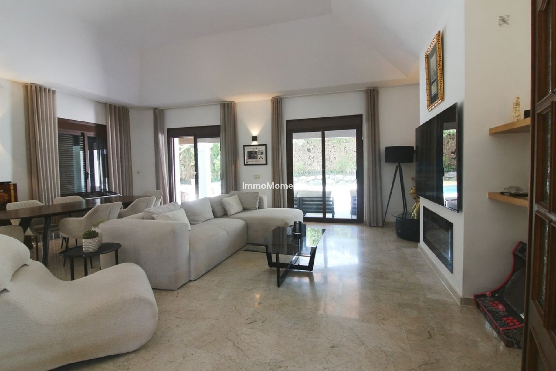 Resale - Villa - El Paraiso - New Golden Mile