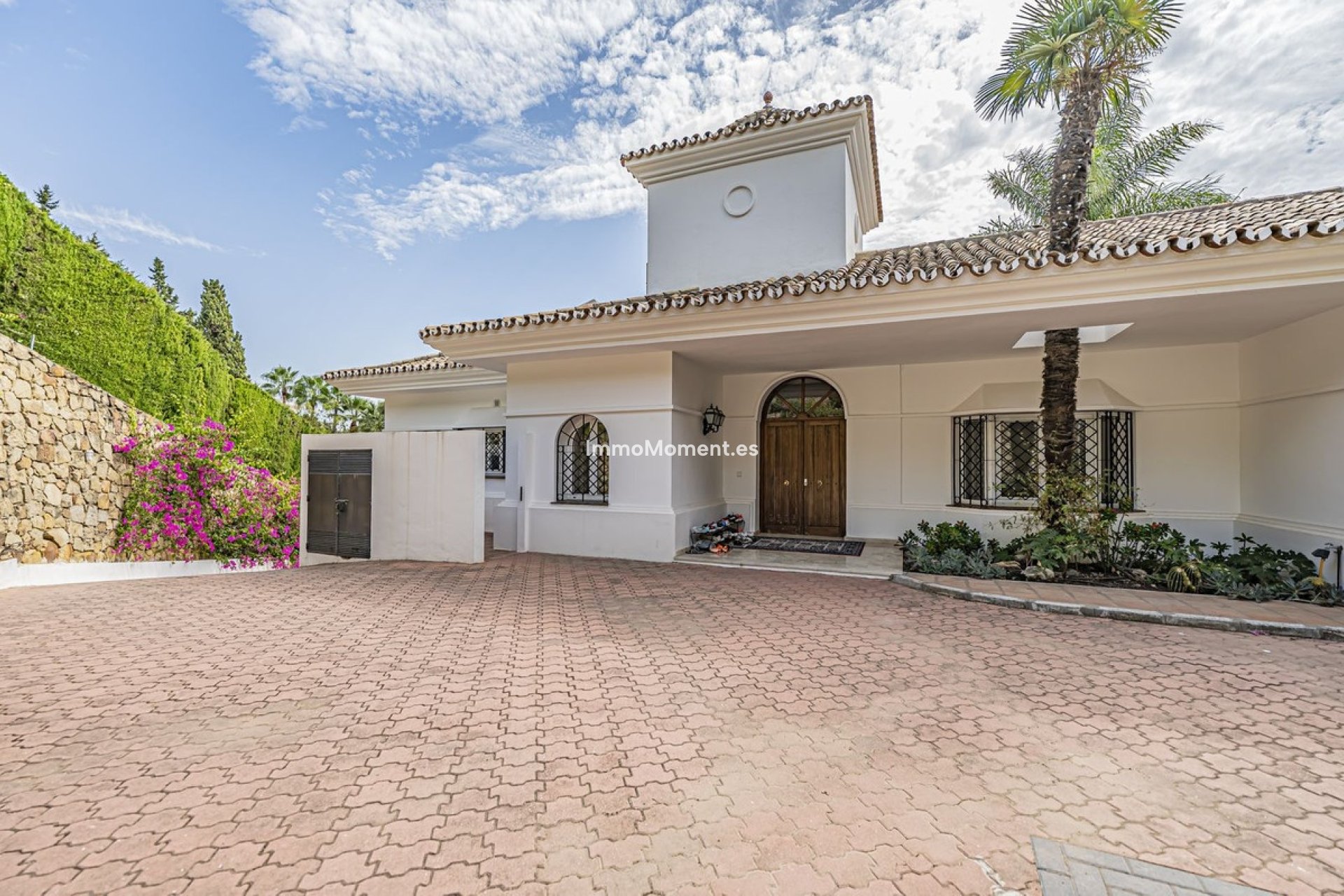 Resale - Villa - El Paraiso - New Golden Mile