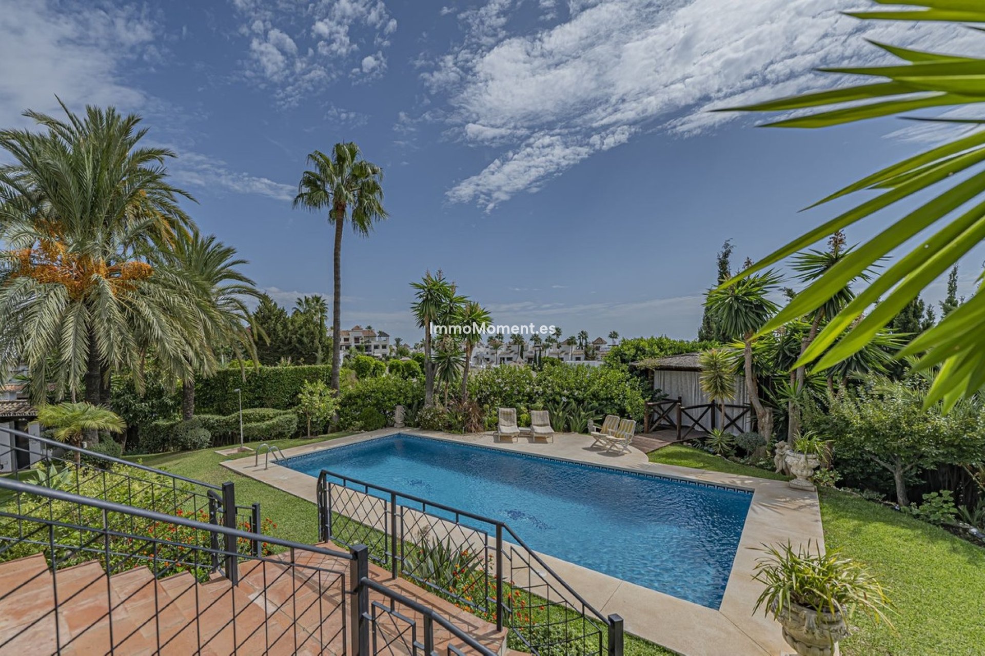 Resale - Villa - El Paraiso - New Golden Mile
