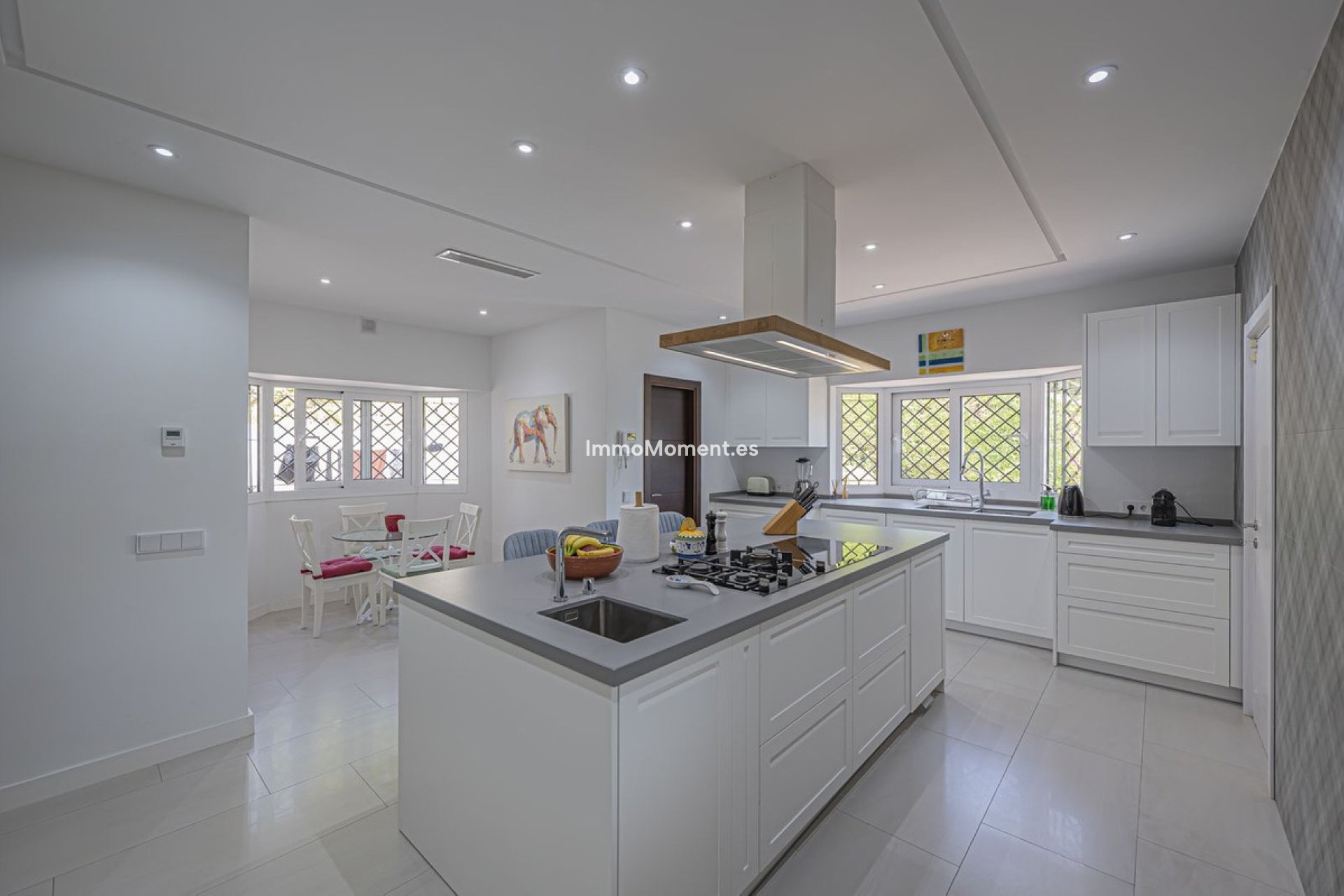 Resale - Villa - El Paraiso - New Golden Mile