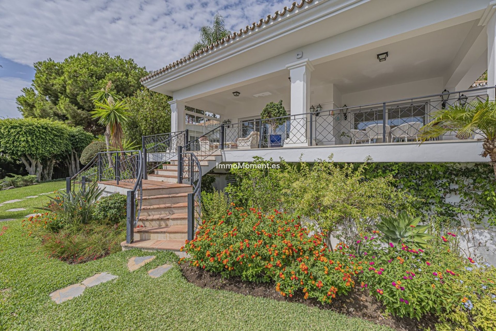 Resale - Villa - El Paraiso - New Golden Mile