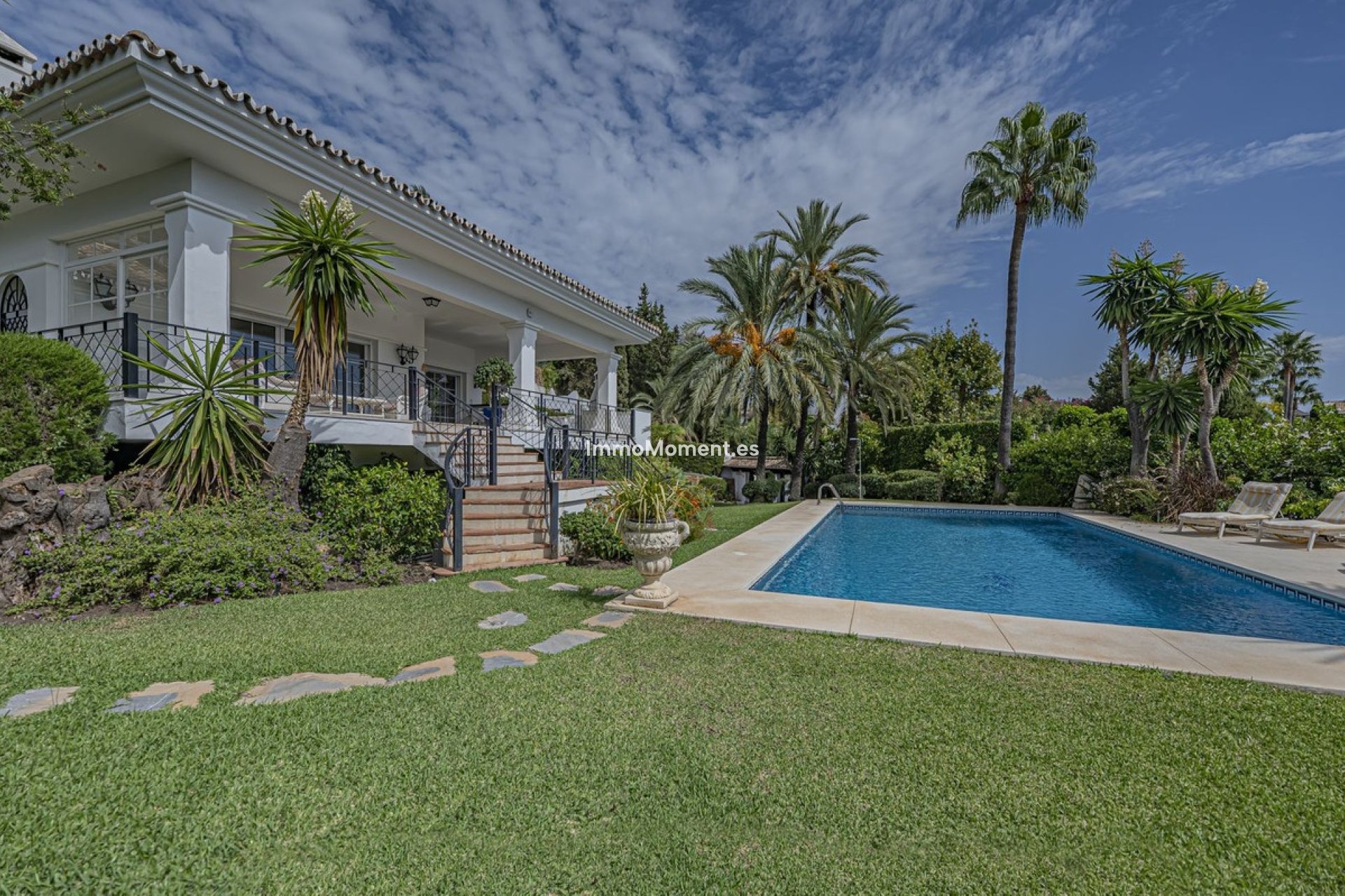 Resale - Villa - El Paraiso - New Golden Mile
