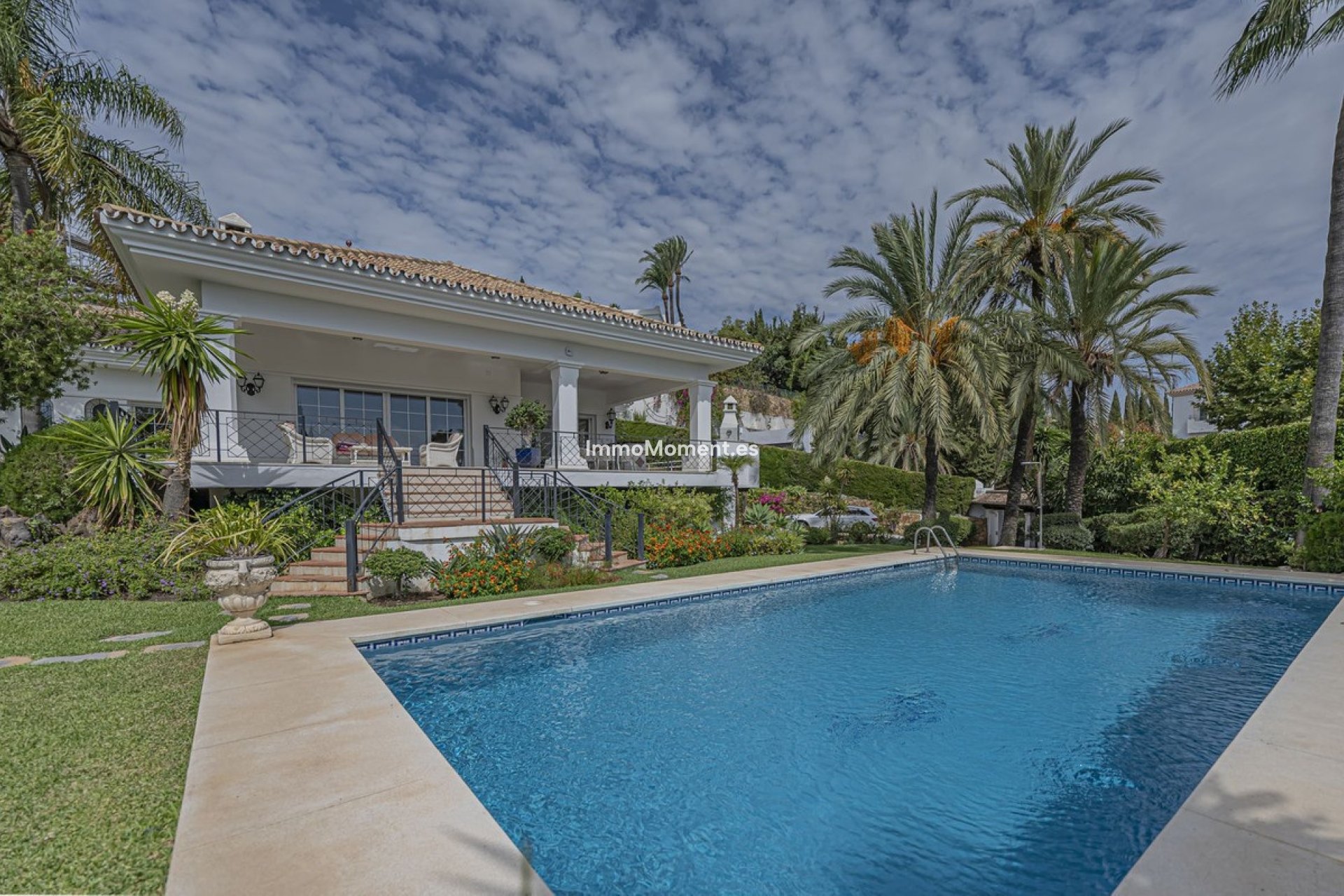 Resale - Villa - El Paraiso - New Golden Mile