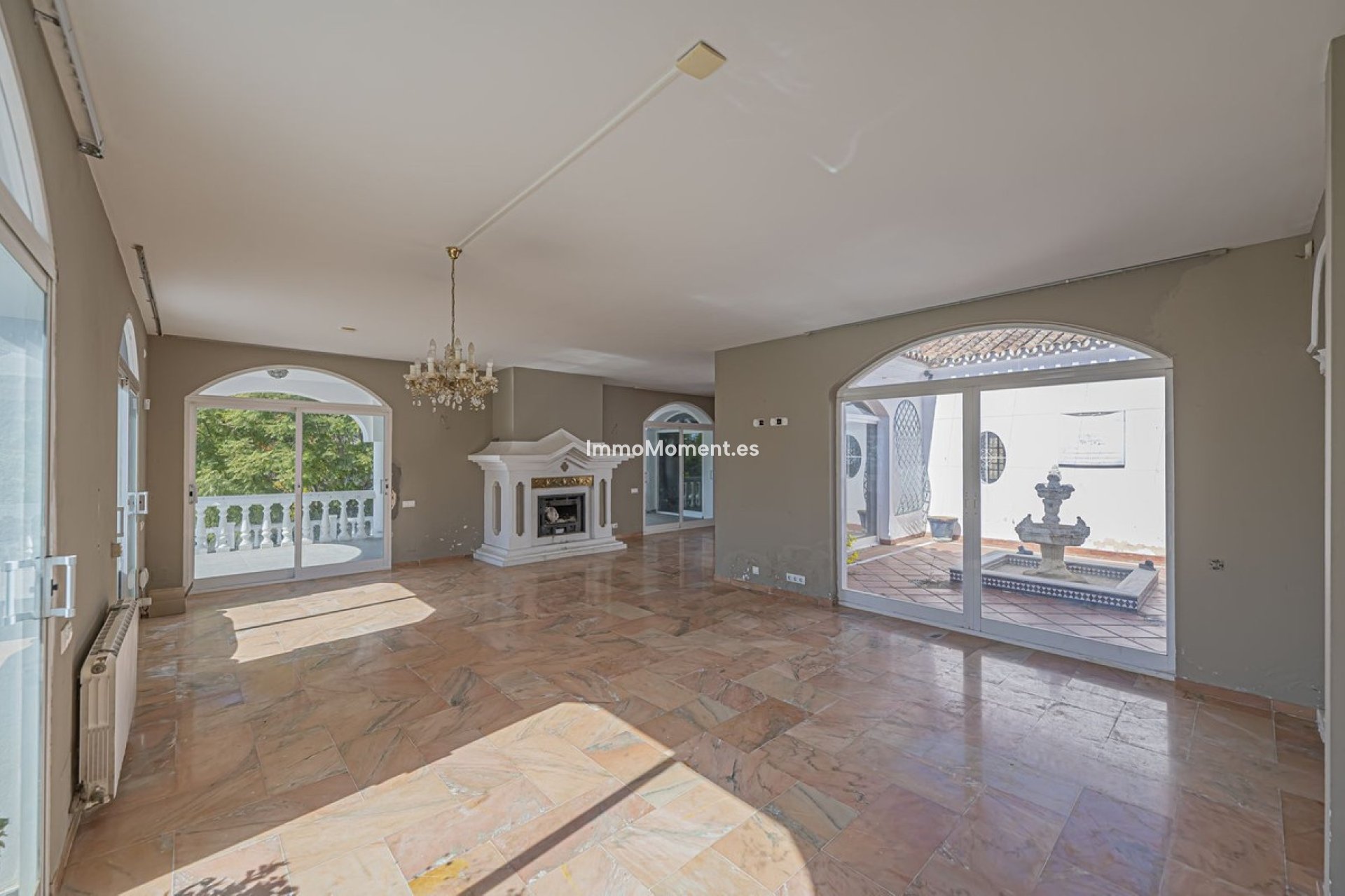 Resale - Villa - El Paraiso - New Golden Mile