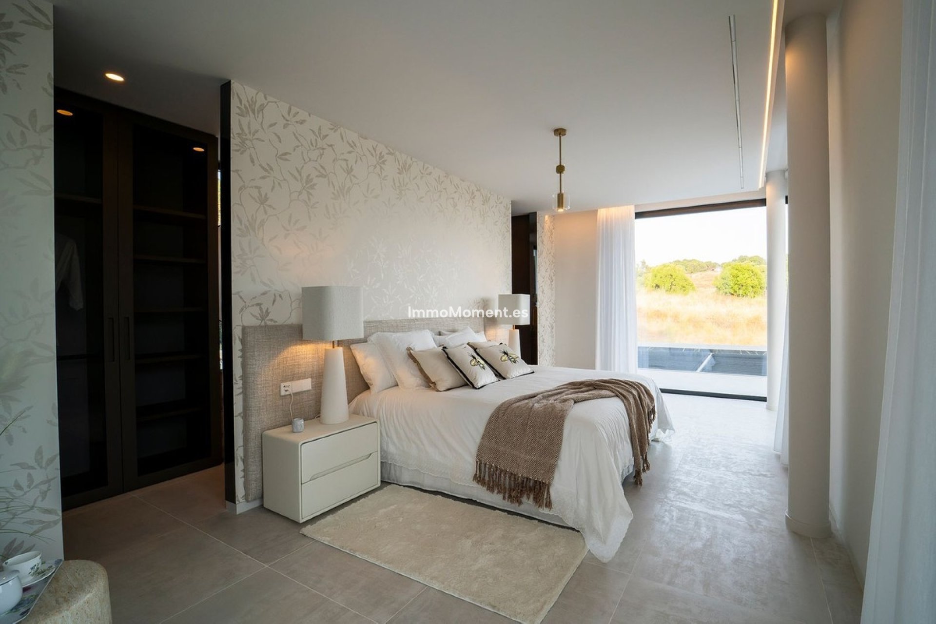 Resale - Villa - El Paraiso - New Golden Mile