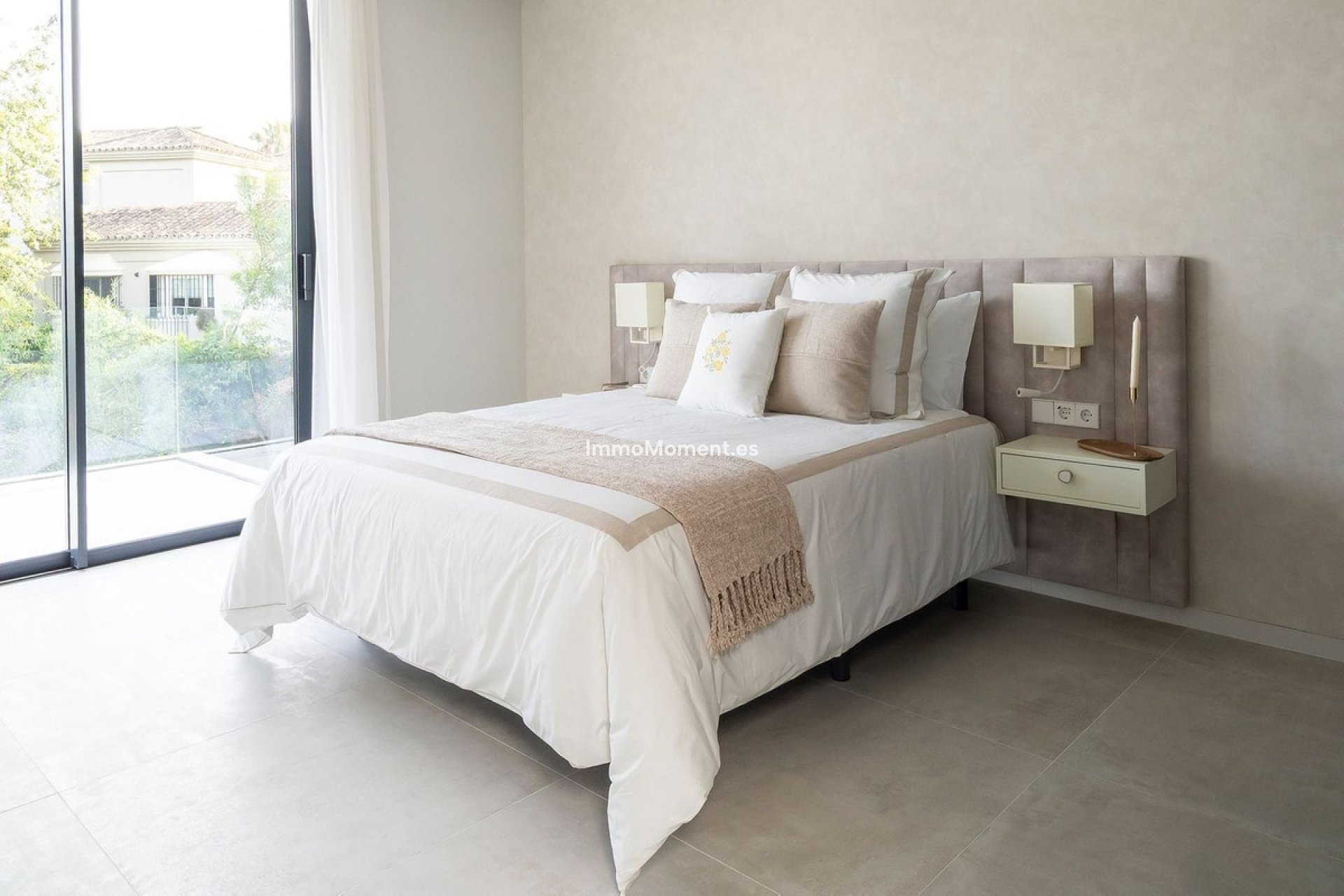 Resale - Villa - El Paraiso - New Golden Mile