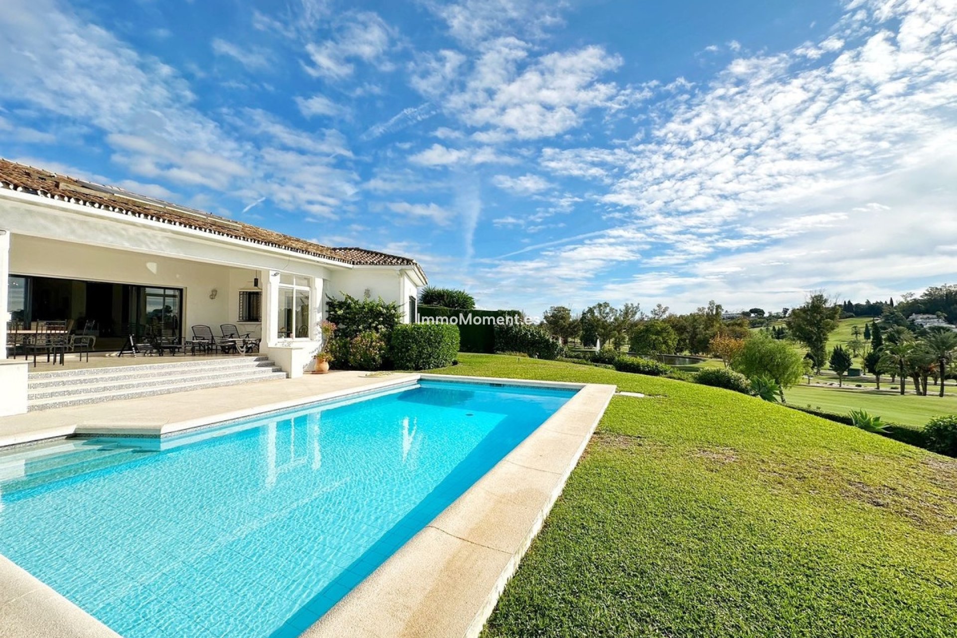 Resale - Villa - El Paraiso - New Golden Mile