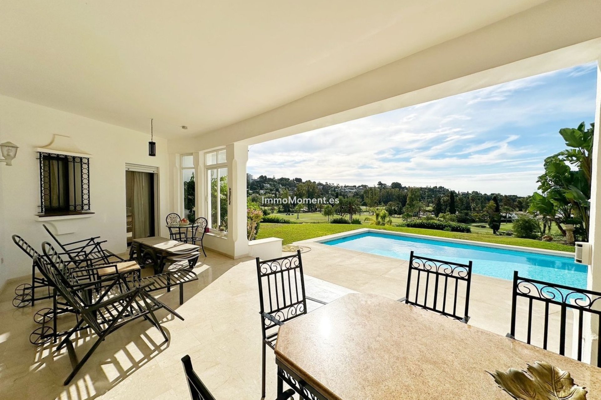 Resale - Villa - El Paraiso - New Golden Mile