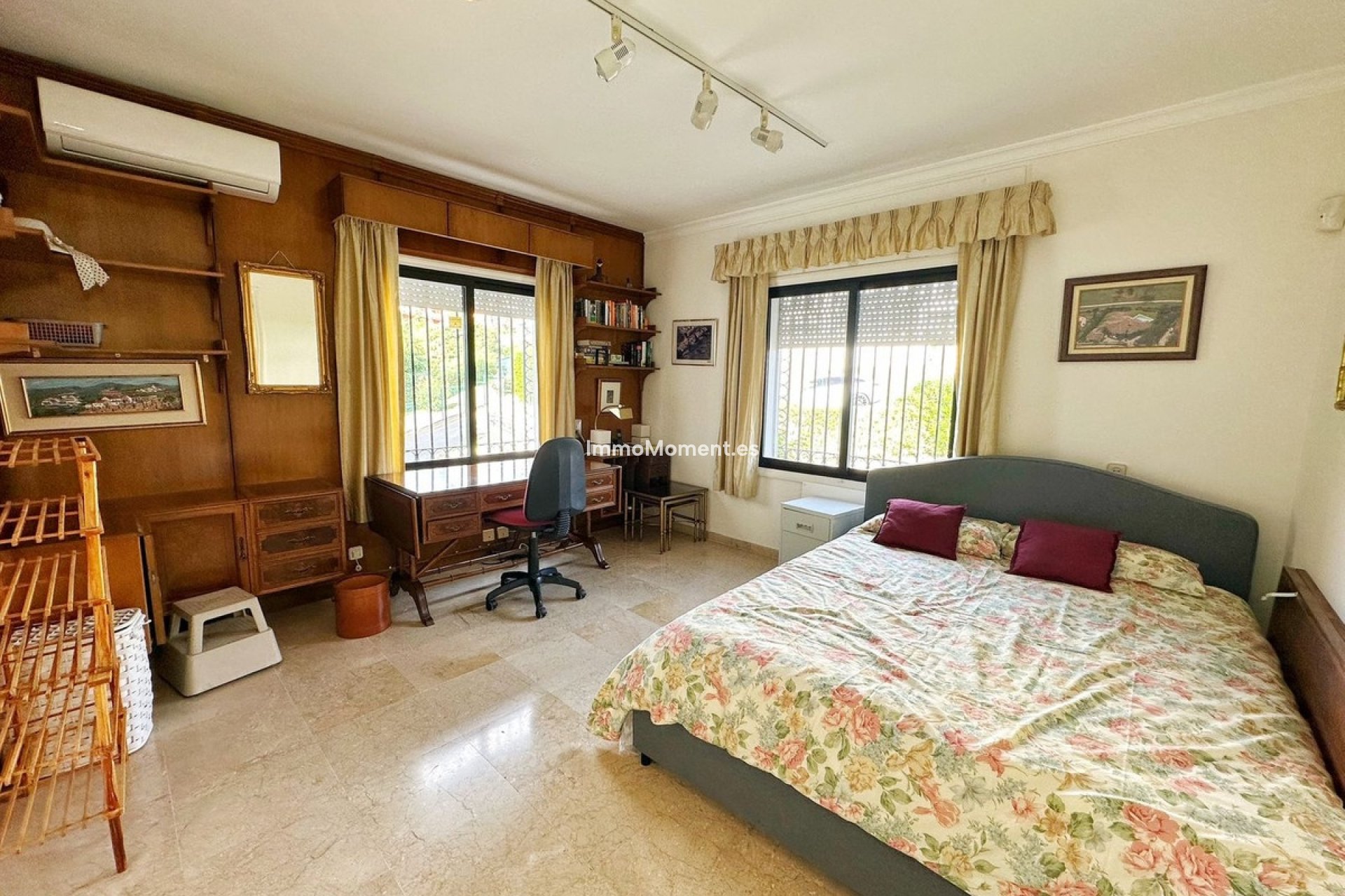 Resale - Villa - El Paraiso - New Golden Mile