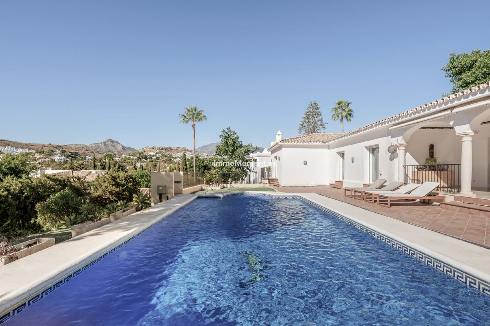Resale - Villa - El Paraiso - New Golden Mile