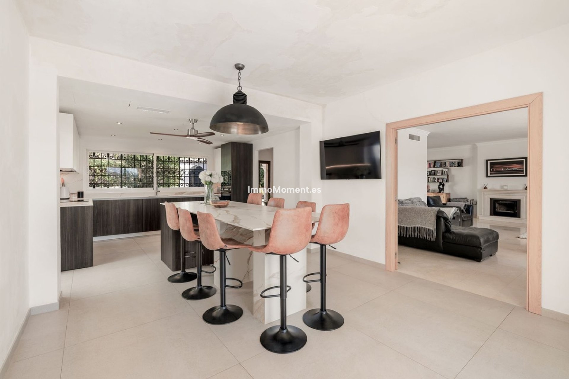 Resale - Villa - El Paraiso - New Golden Mile