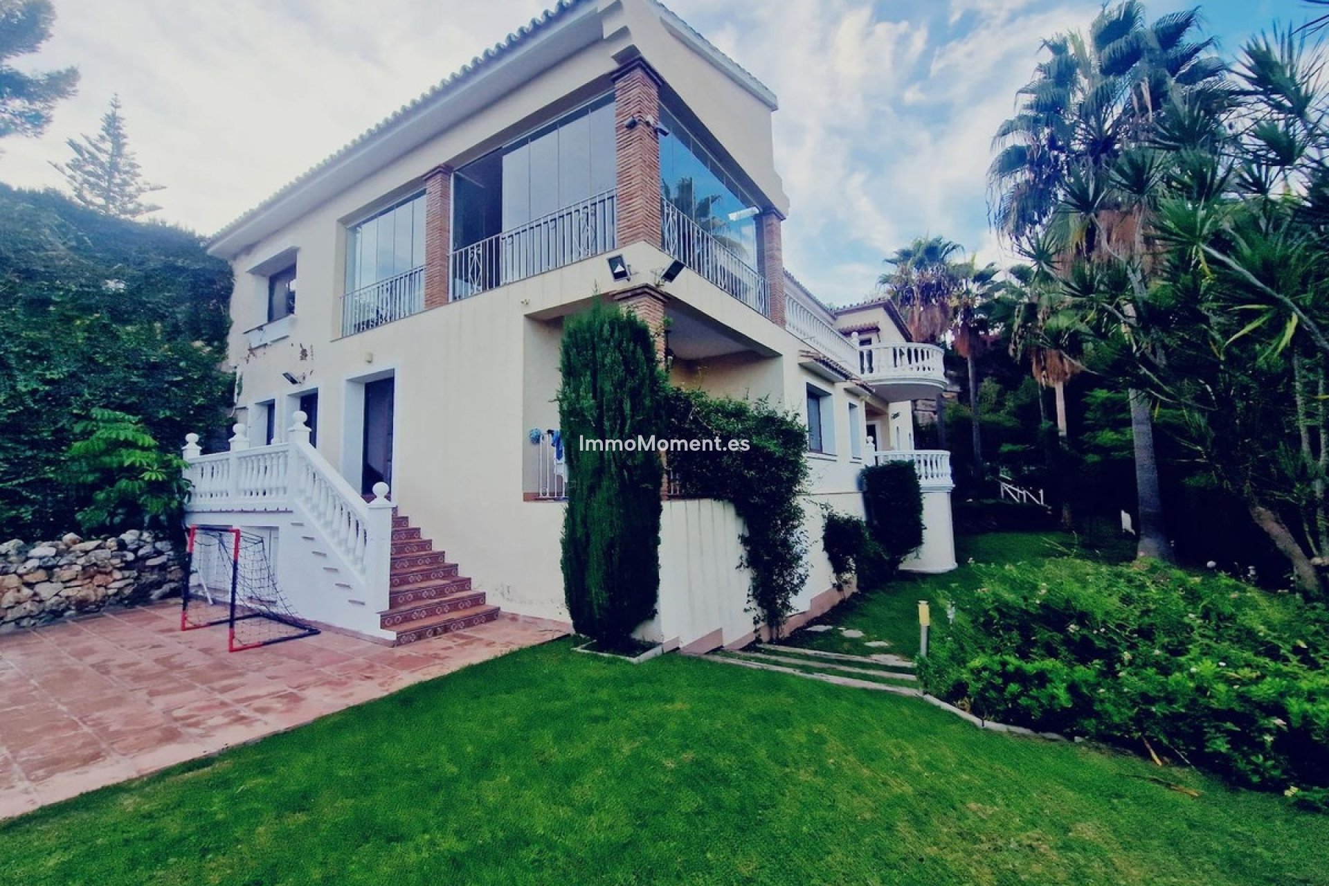 Resale - Villa - El Paraiso - New Golden Mile