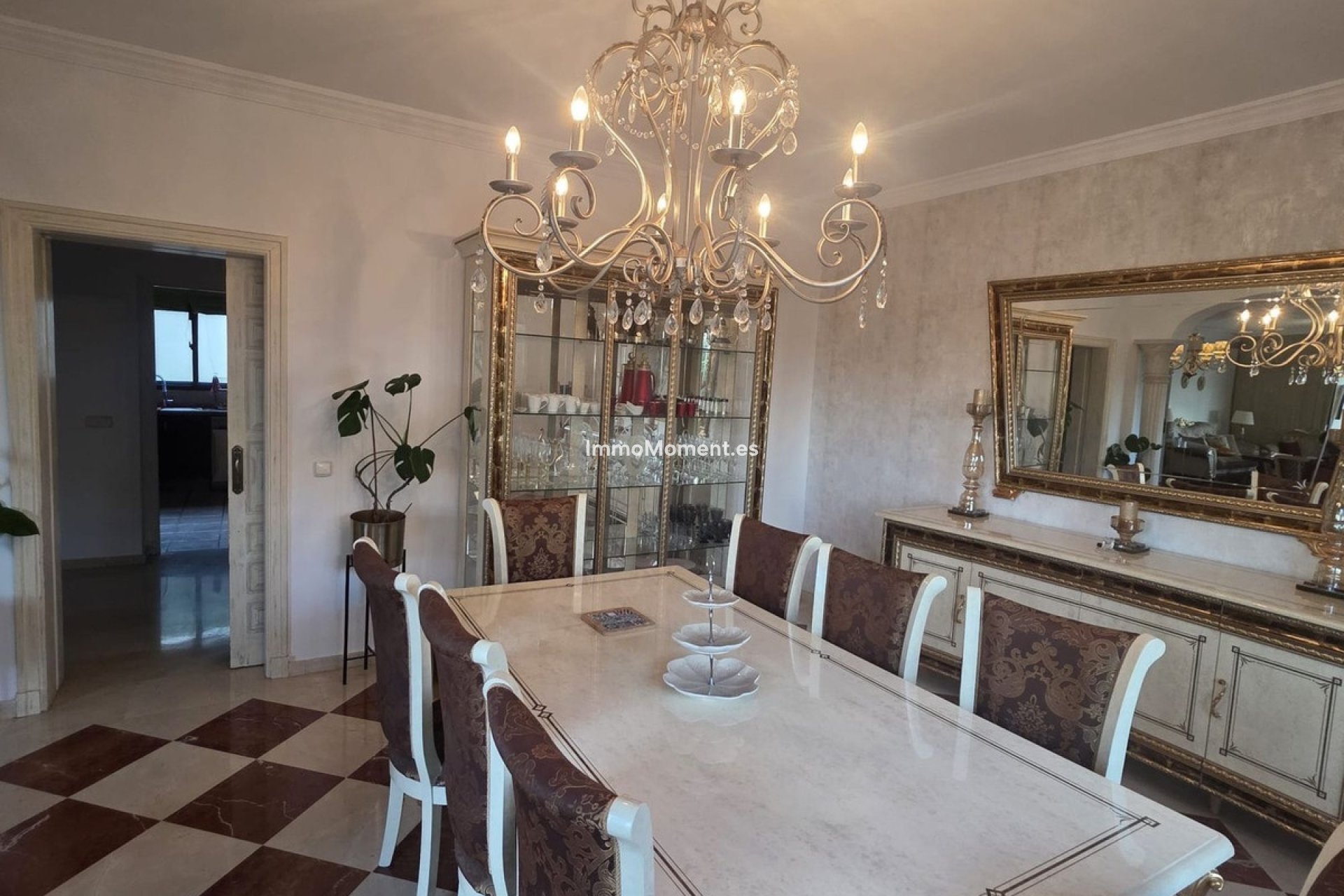 Resale - Villa - El Paraiso - New Golden Mile