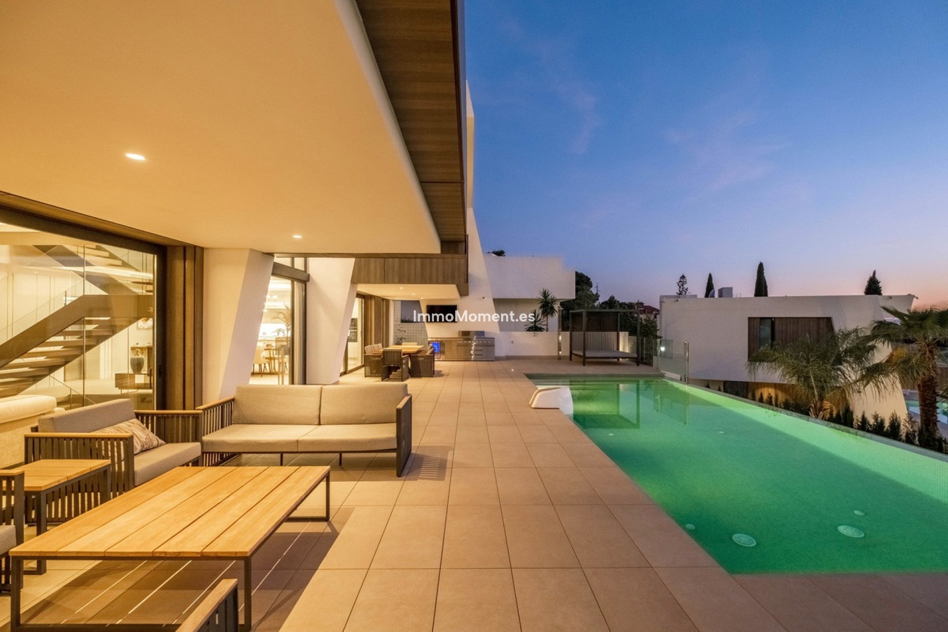 Resale - Villa - El Paraiso - New Golden Mile
