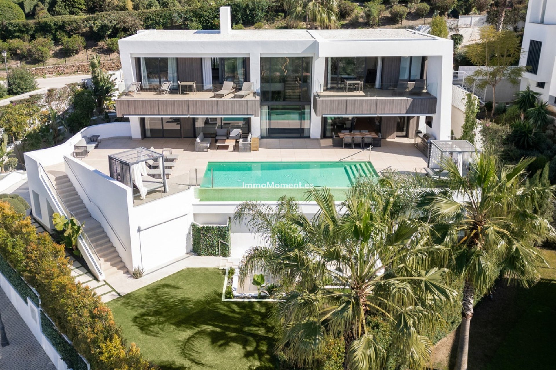 Resale - Villa - El Paraiso - New Golden Mile