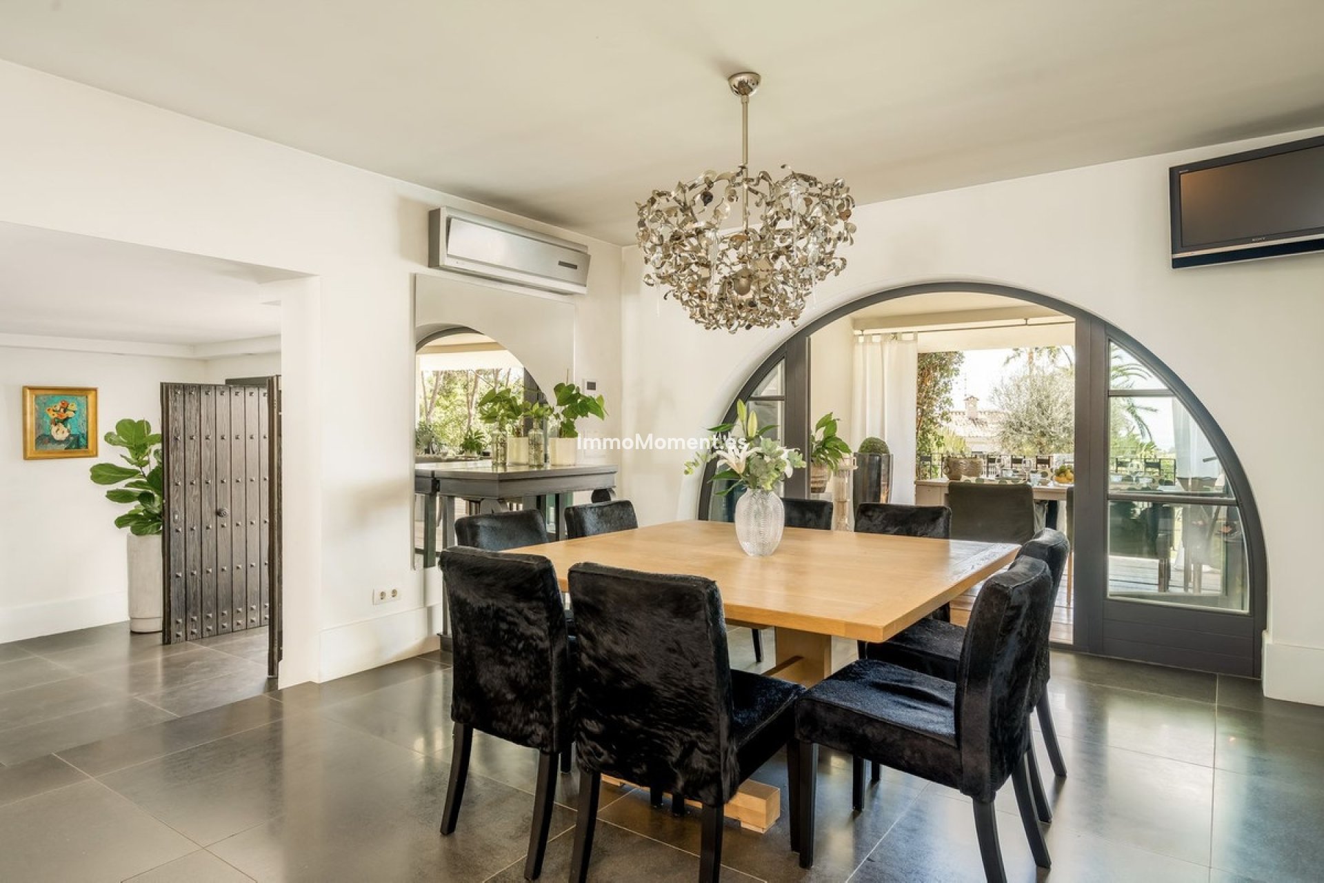 Resale - Villa - El Paraiso - New Golden Mile