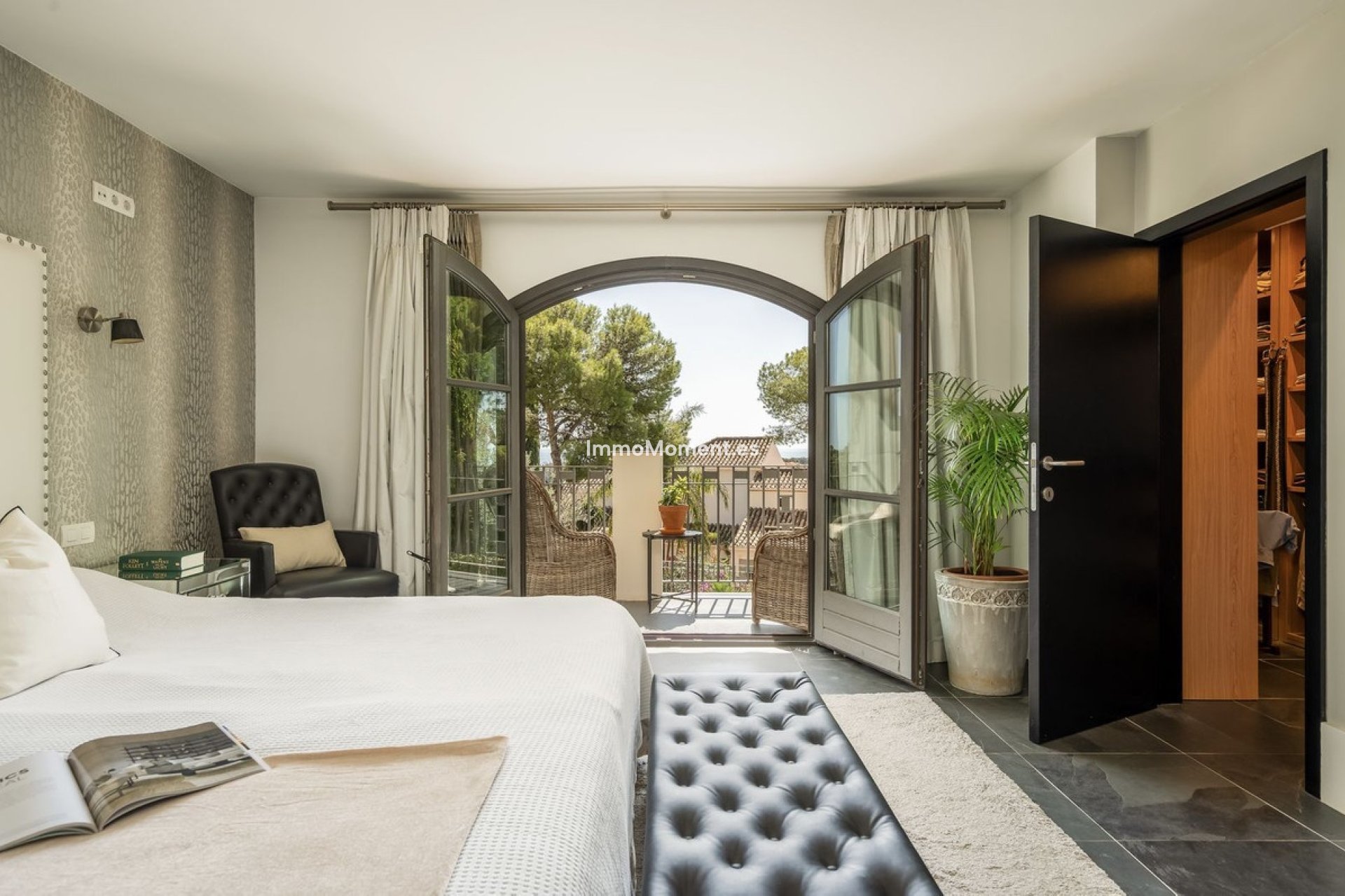 Resale - Villa - El Paraiso - New Golden Mile
