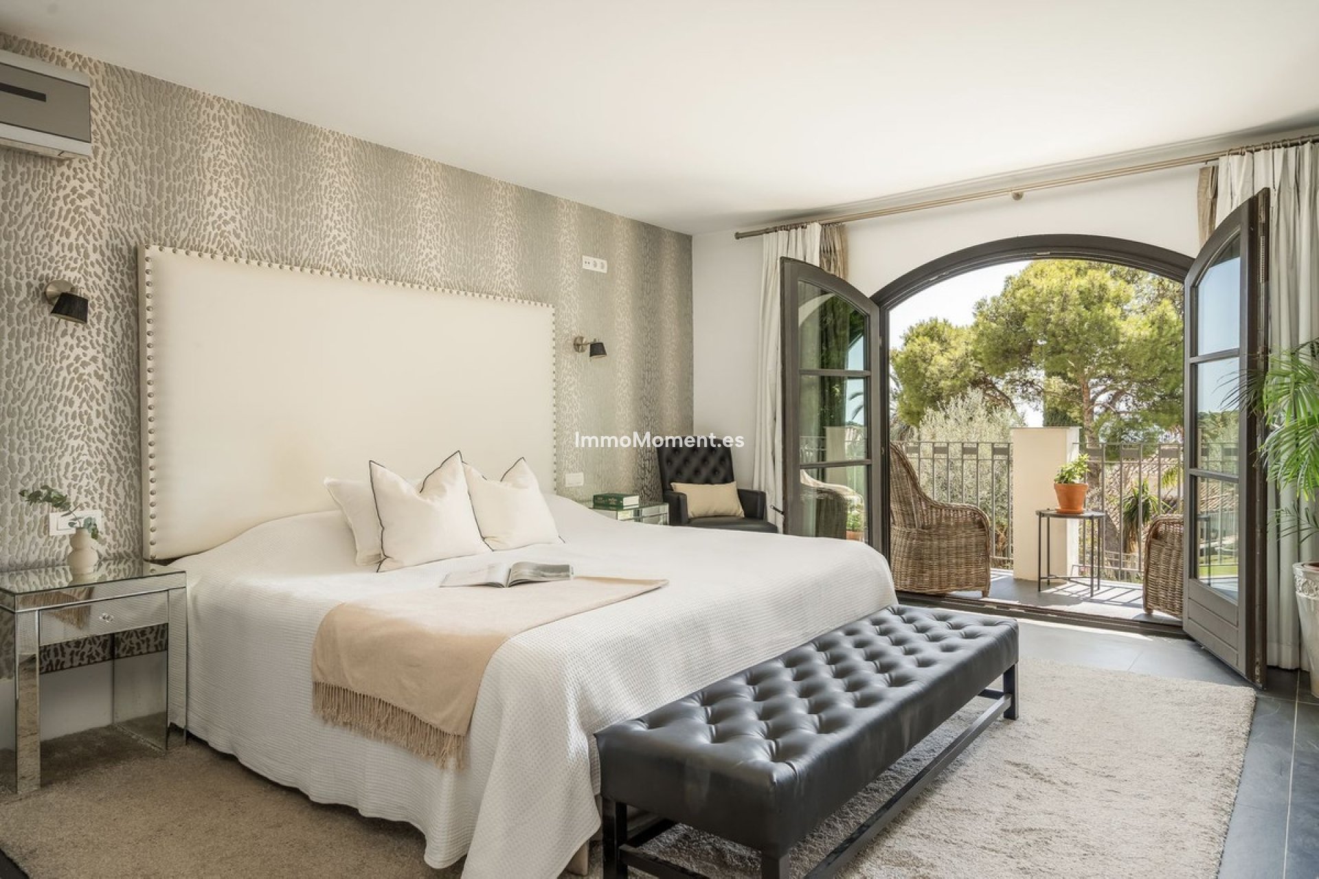 Resale - Villa - El Paraiso - New Golden Mile