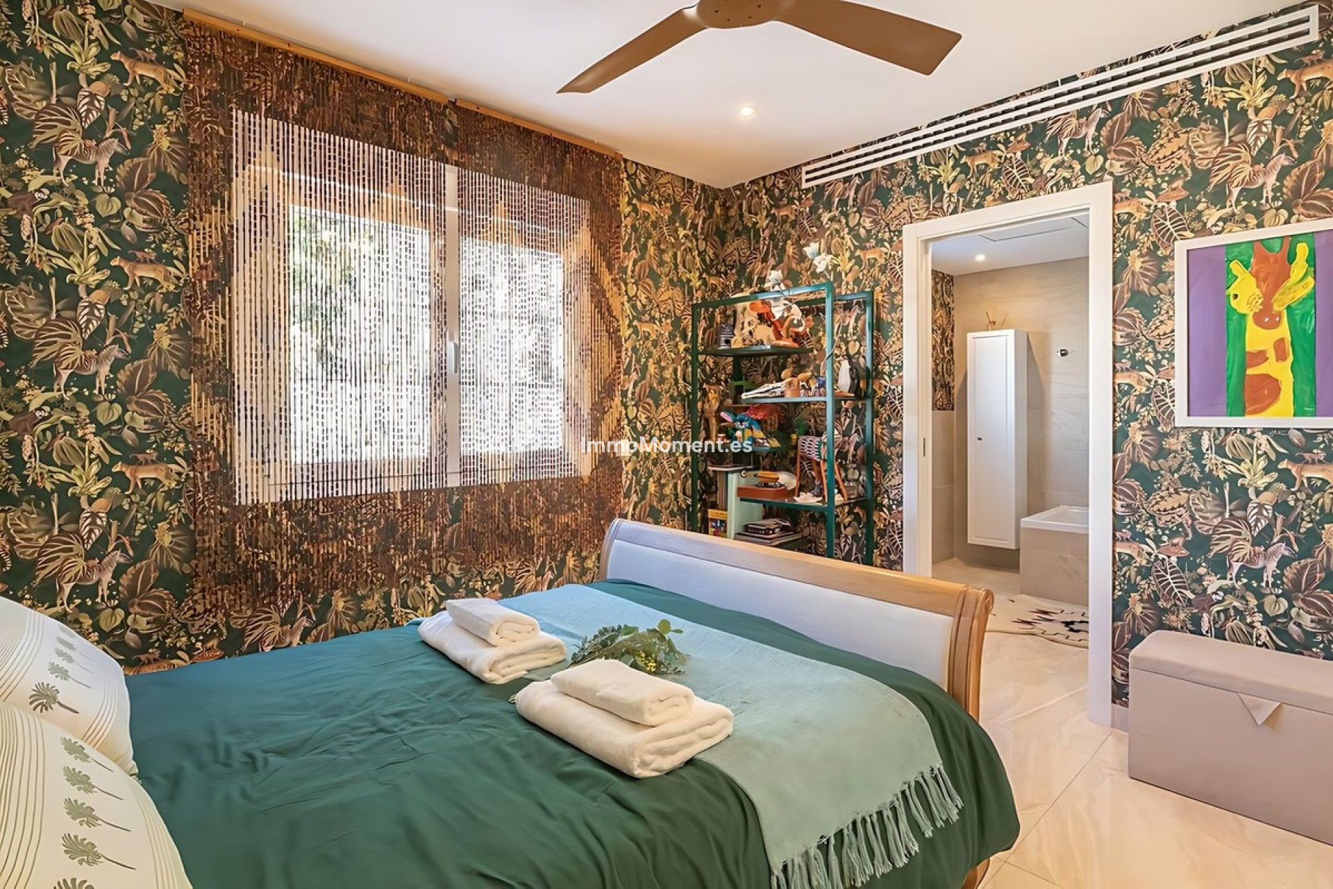 Resale - Villa - El Paraiso - New Golden Mile