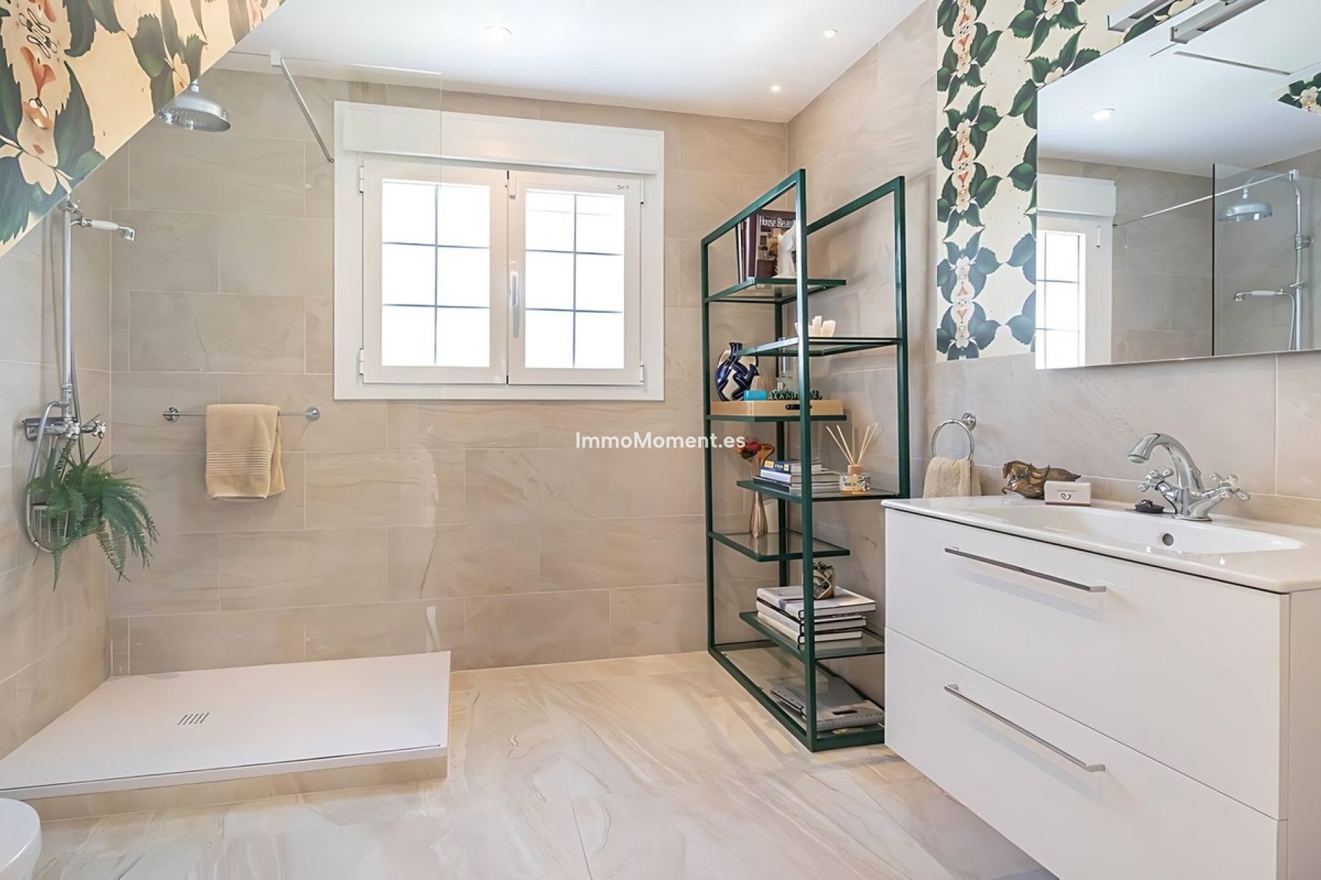 Resale - Villa - El Paraiso - New Golden Mile