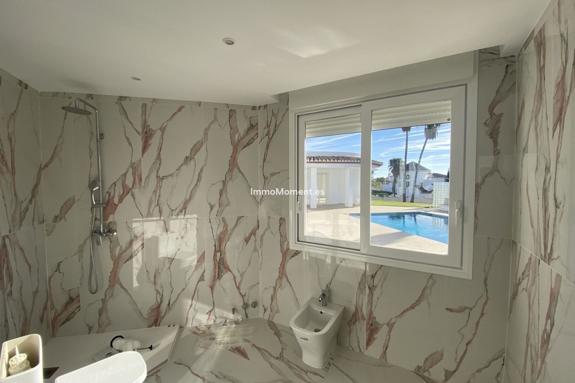 Resale - Villa - El Paraiso - New Golden Mile