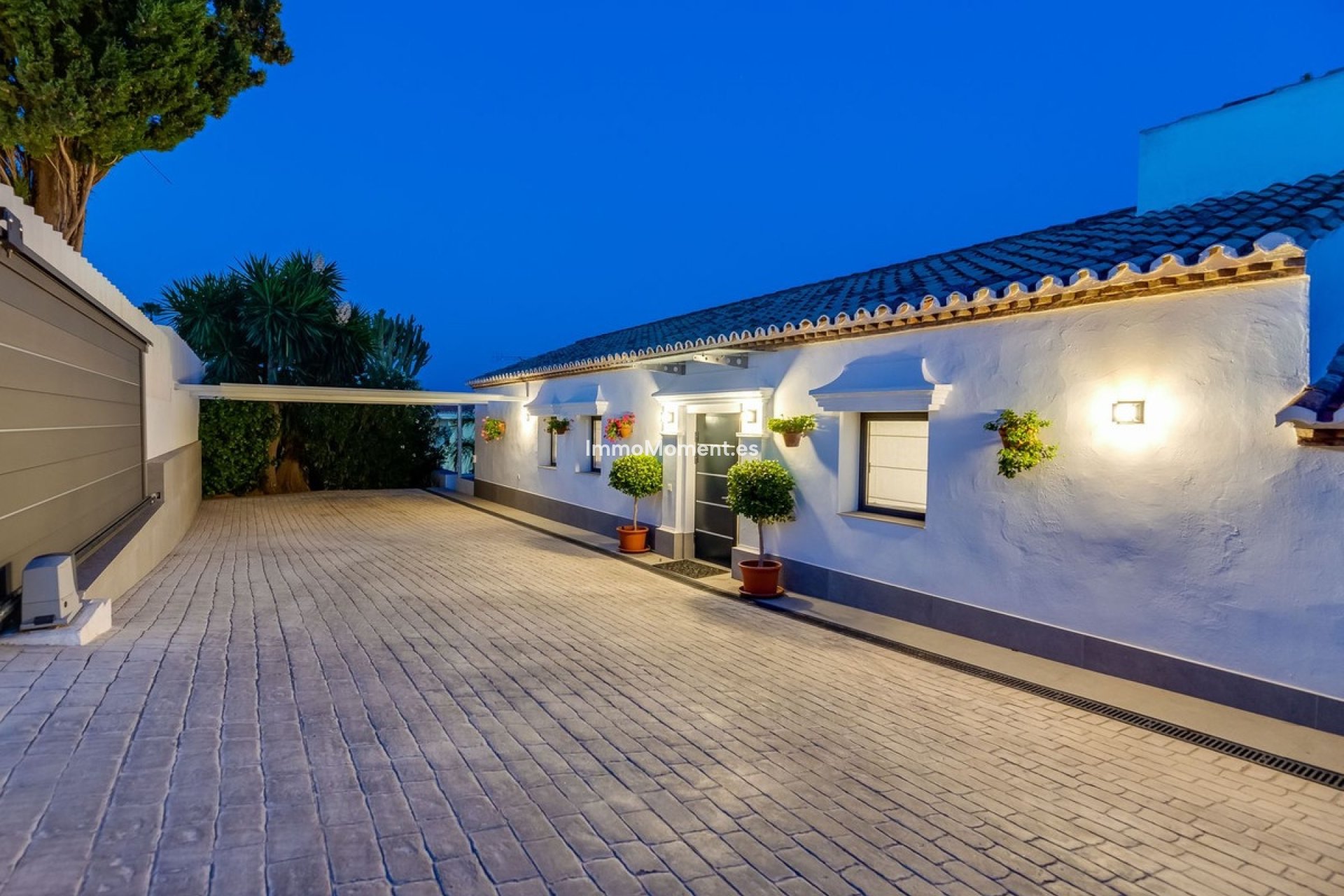 Resale - Villa - El Paraiso - New Golden Mile