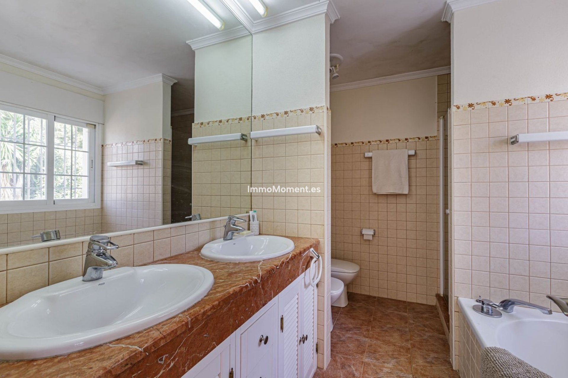 Resale - Villa - El Paraiso - New Golden Mile