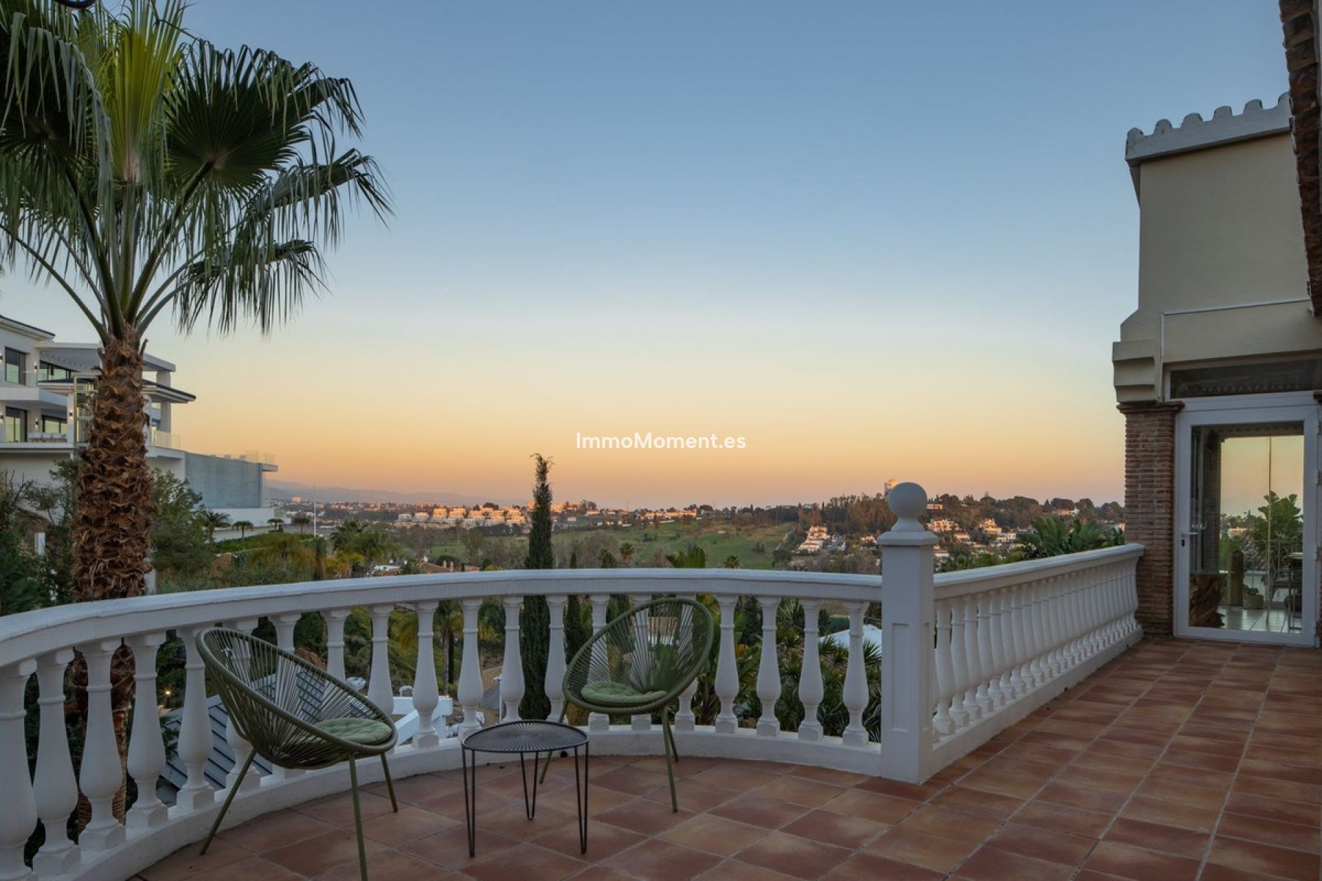 Resale - Villa - El Paraiso - New Golden Mile
