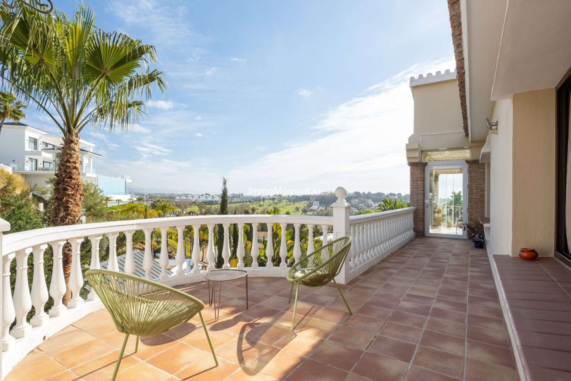 Resale - Villa - El Paraiso - New Golden Mile