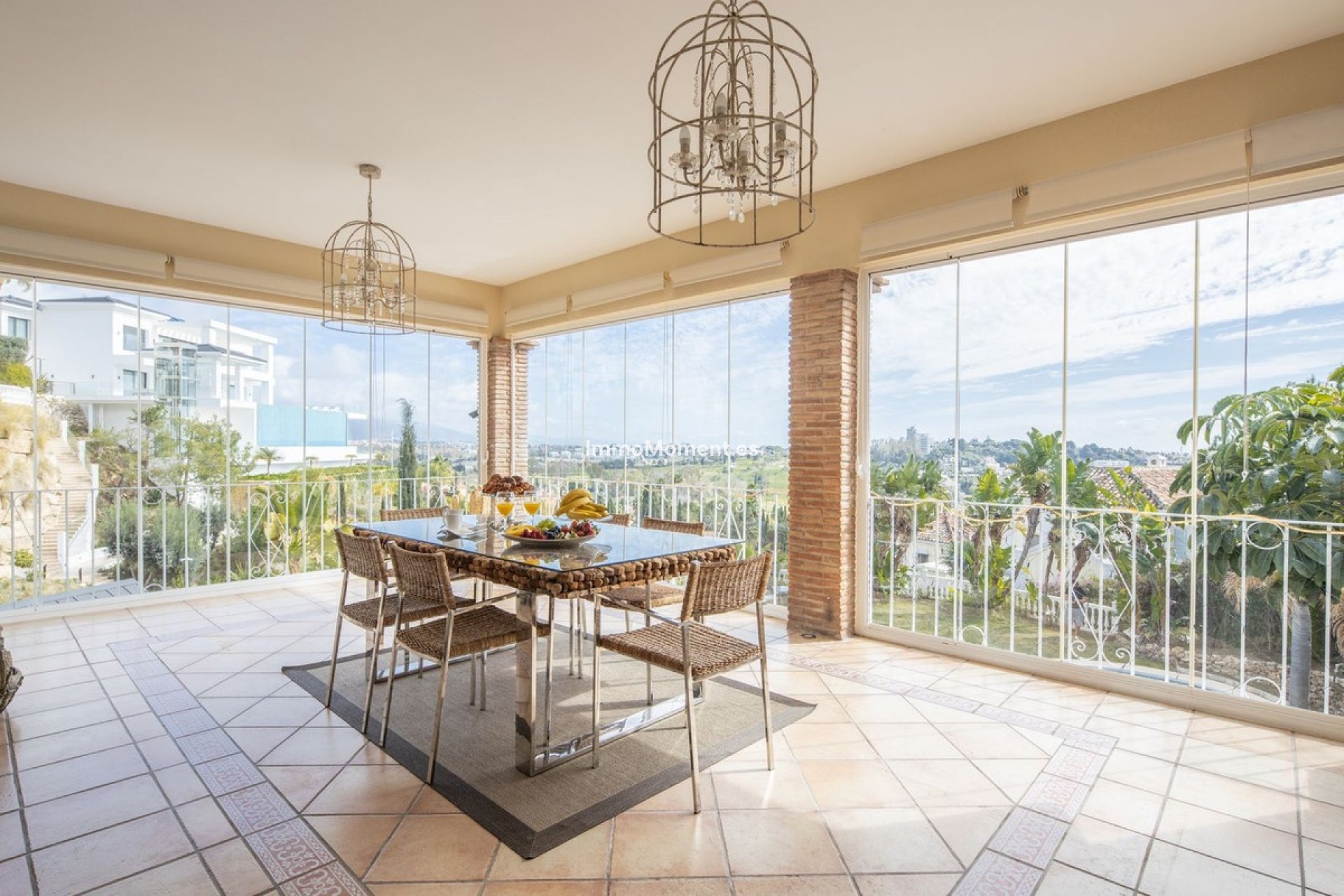 Resale - Villa - El Paraiso - New Golden Mile