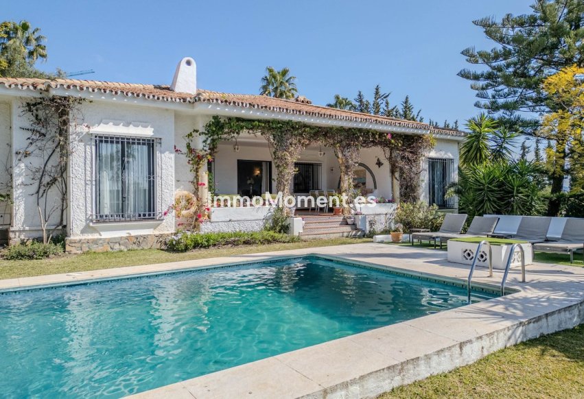 Resale - Villa - El Paraiso - New Golden Mile