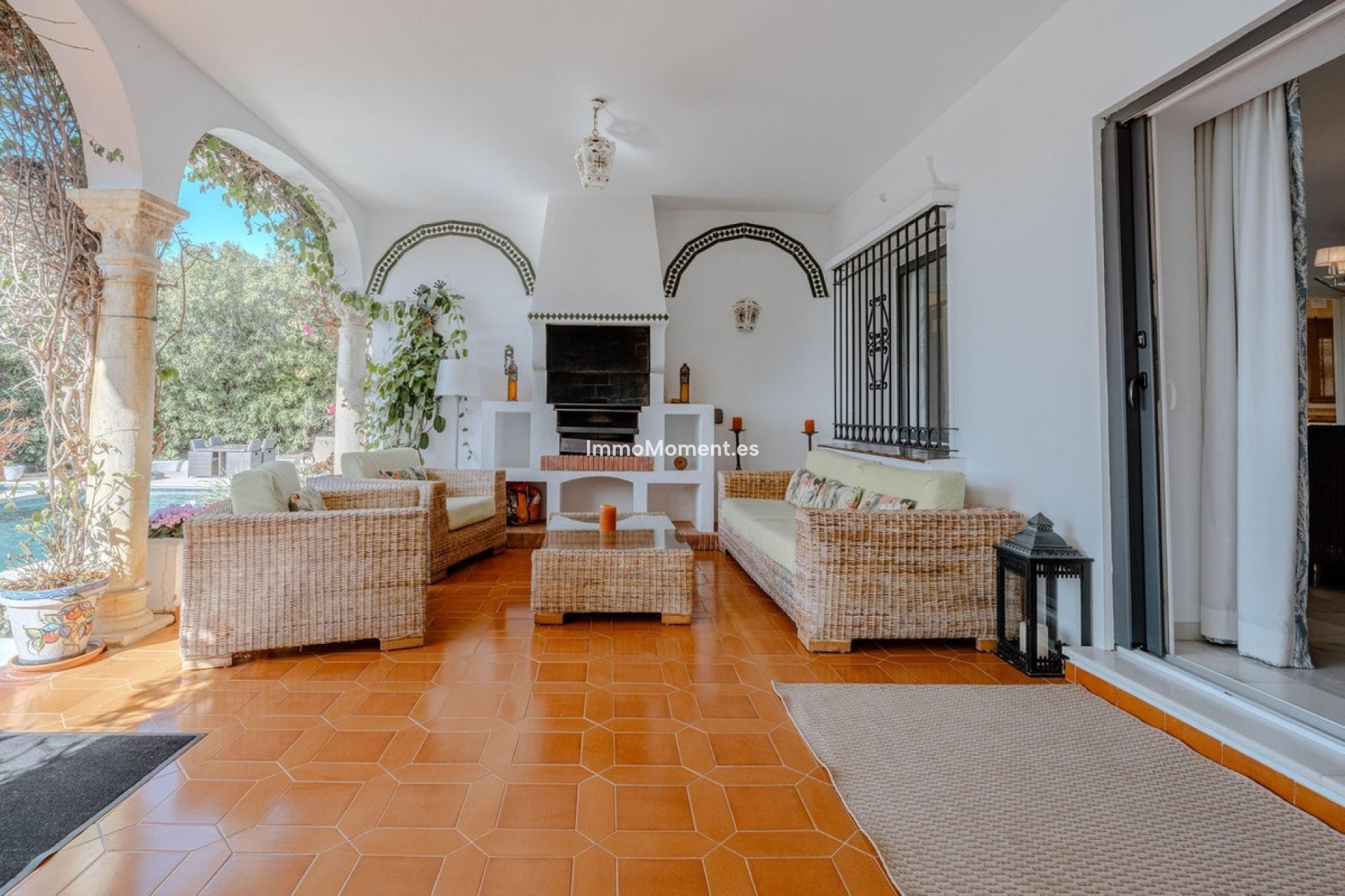 Resale - Villa - El Paraiso - New Golden Mile