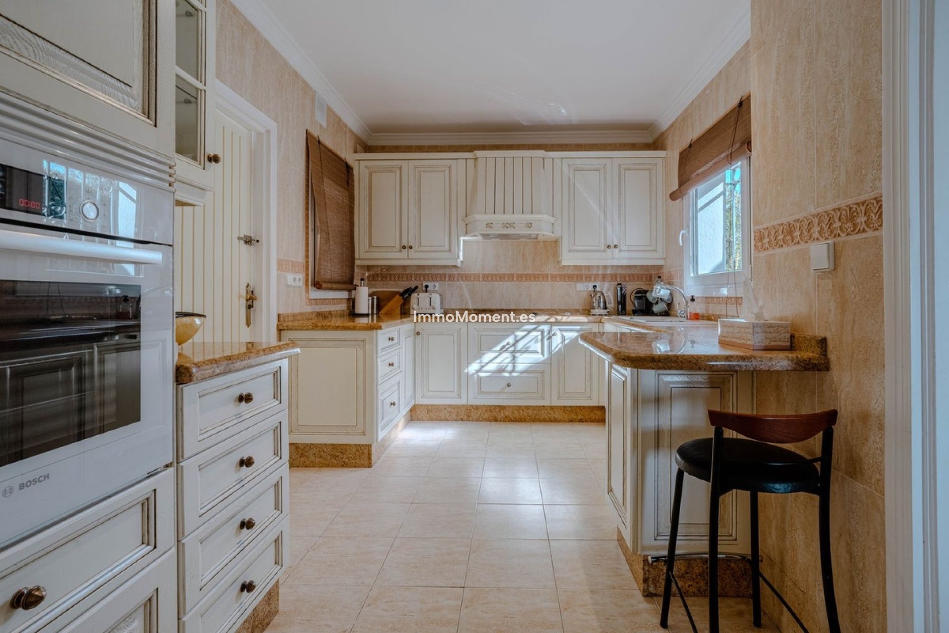 Resale - Villa - El Paraiso - New Golden Mile