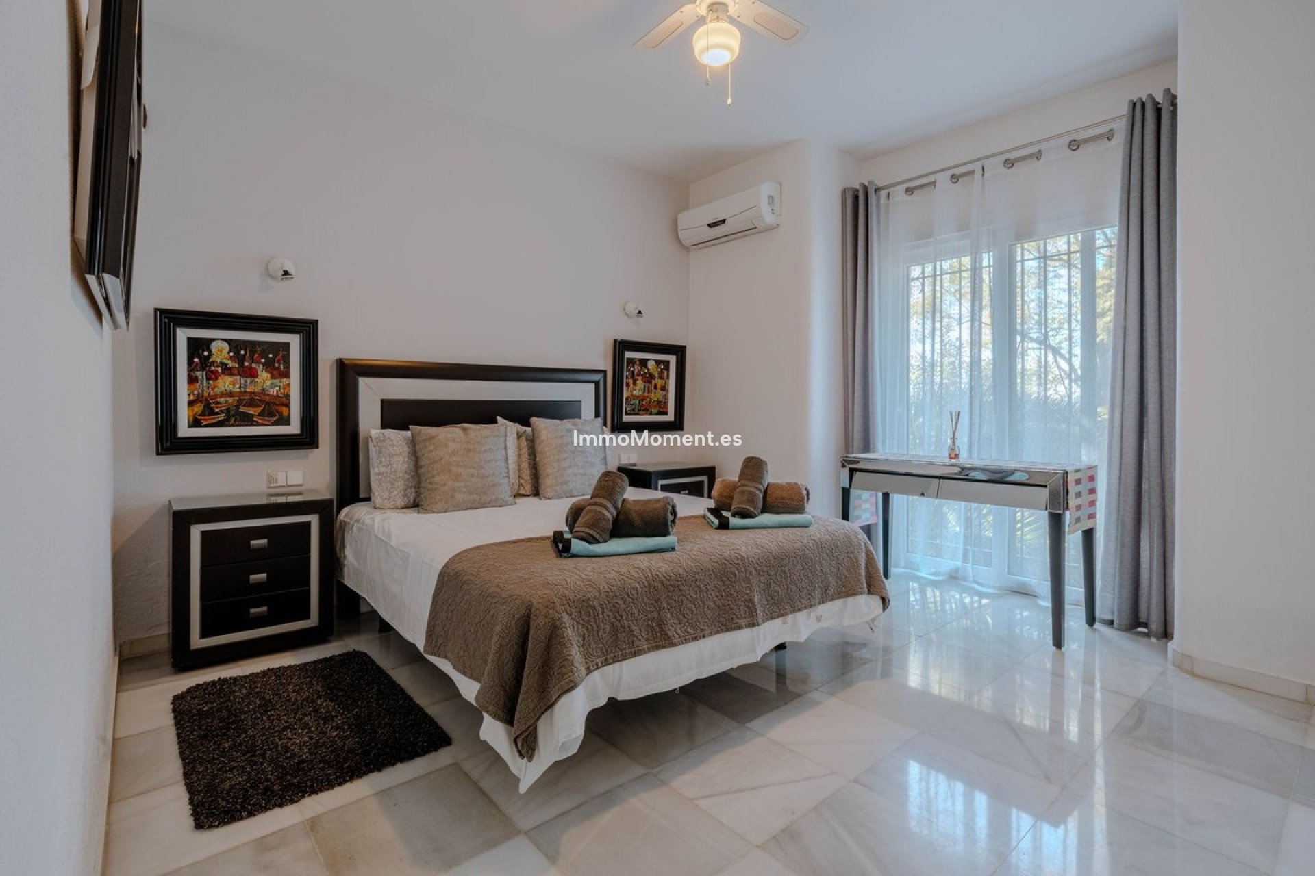 Resale - Villa - El Paraiso - New Golden Mile