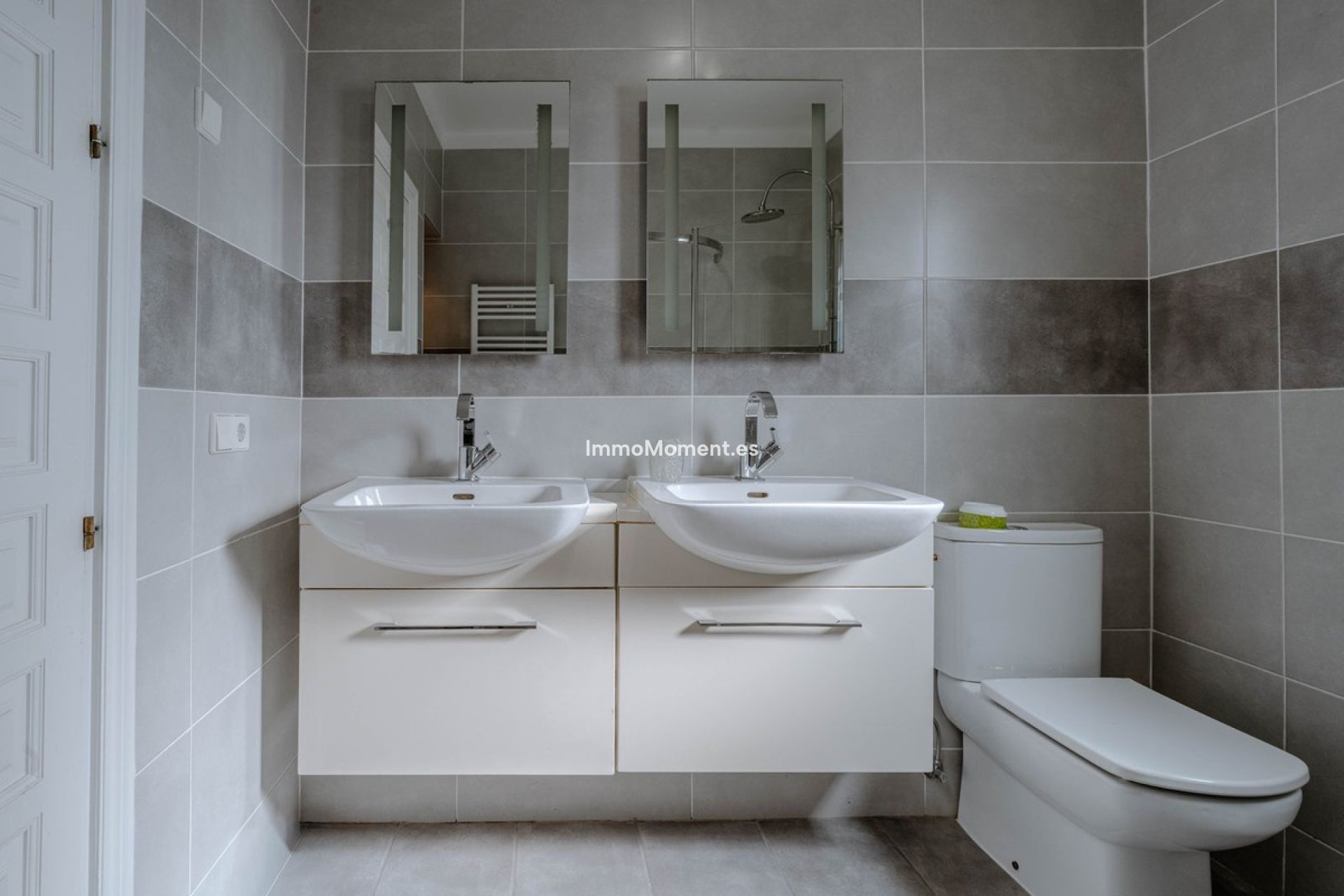 Resale - Villa - El Paraiso - New Golden Mile