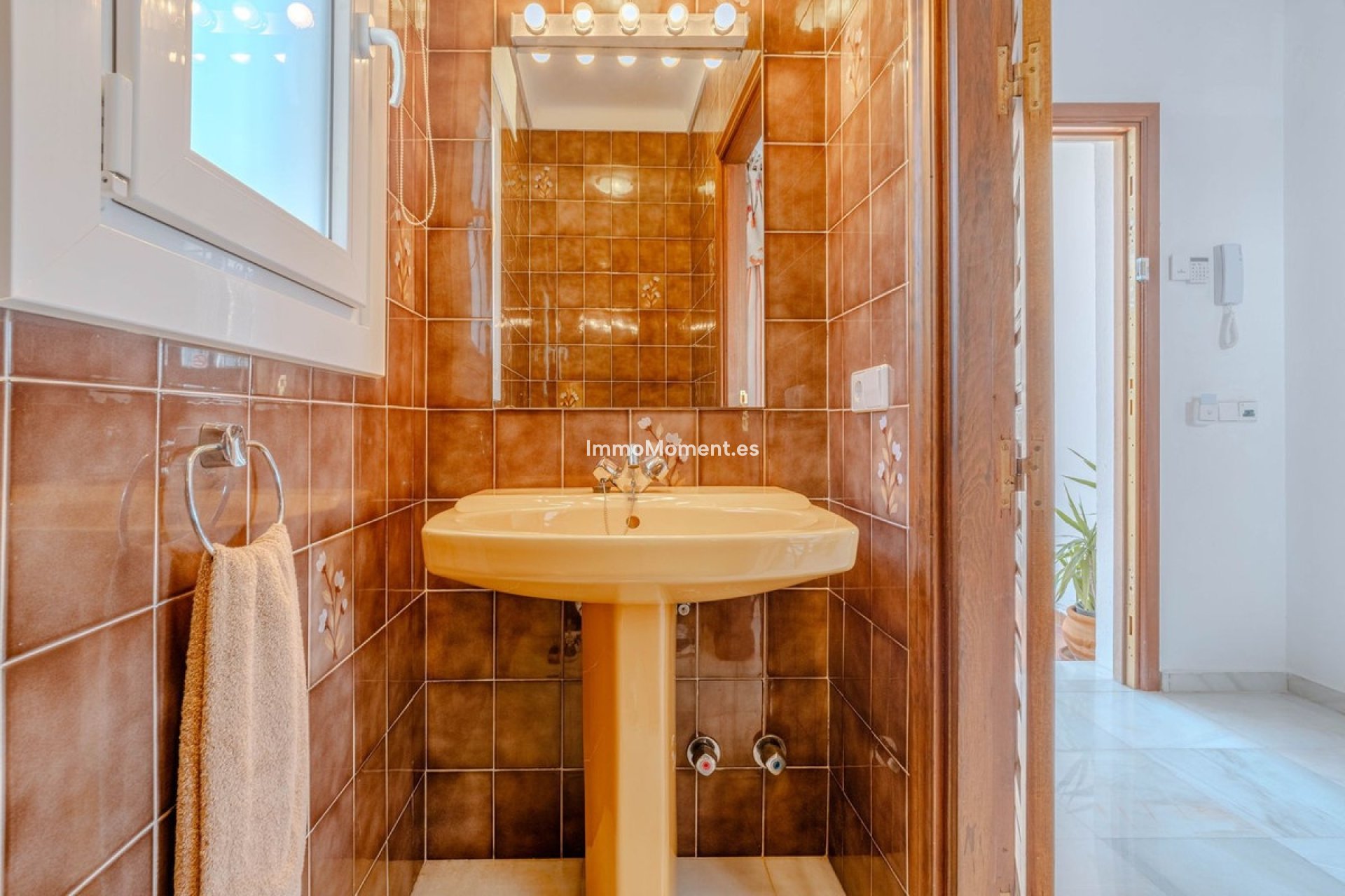 Resale - Villa - El Paraiso - New Golden Mile