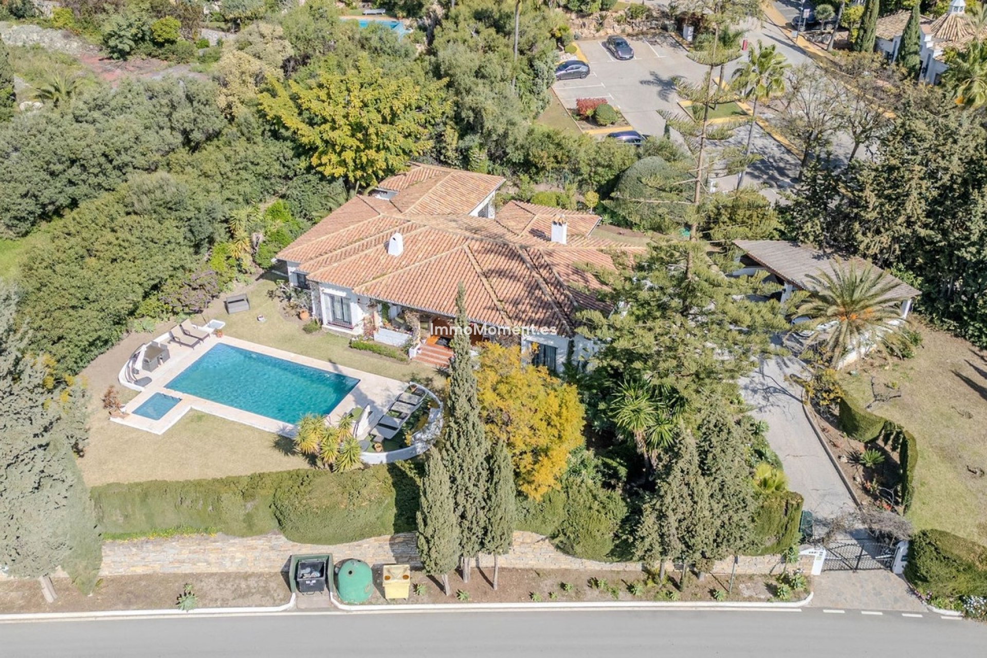 Resale - Villa - El Paraiso - New Golden Mile