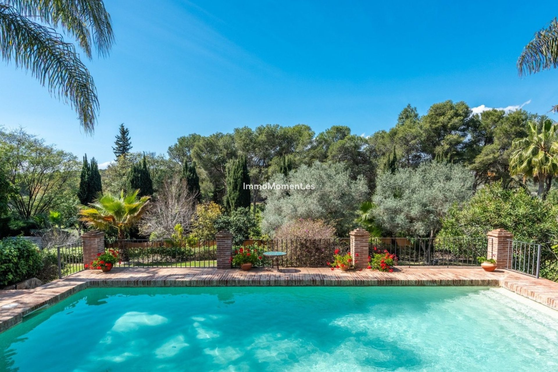 Resale - Villa - El Paraiso - New Golden Mile