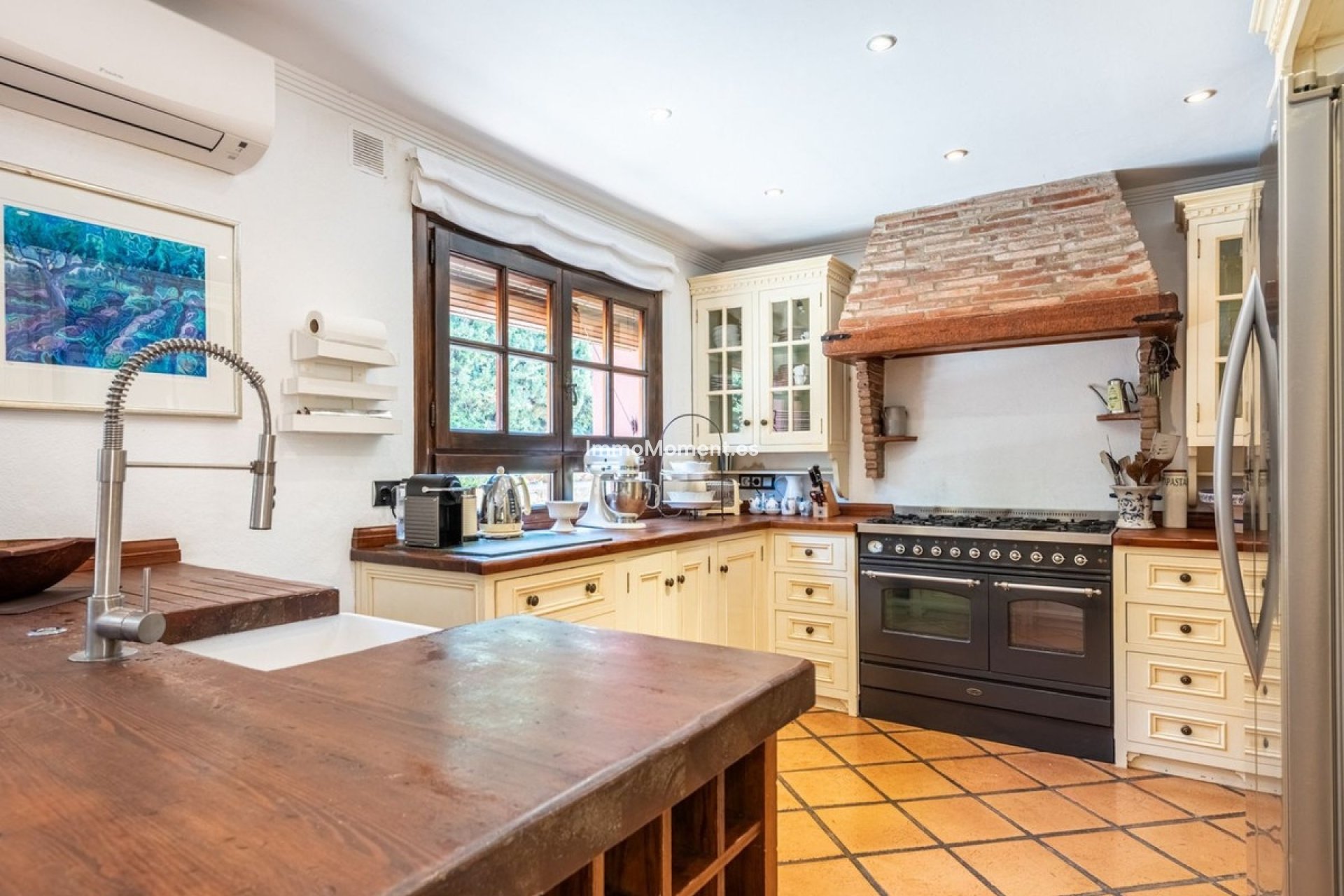 Resale - Villa - El Paraiso - New Golden Mile