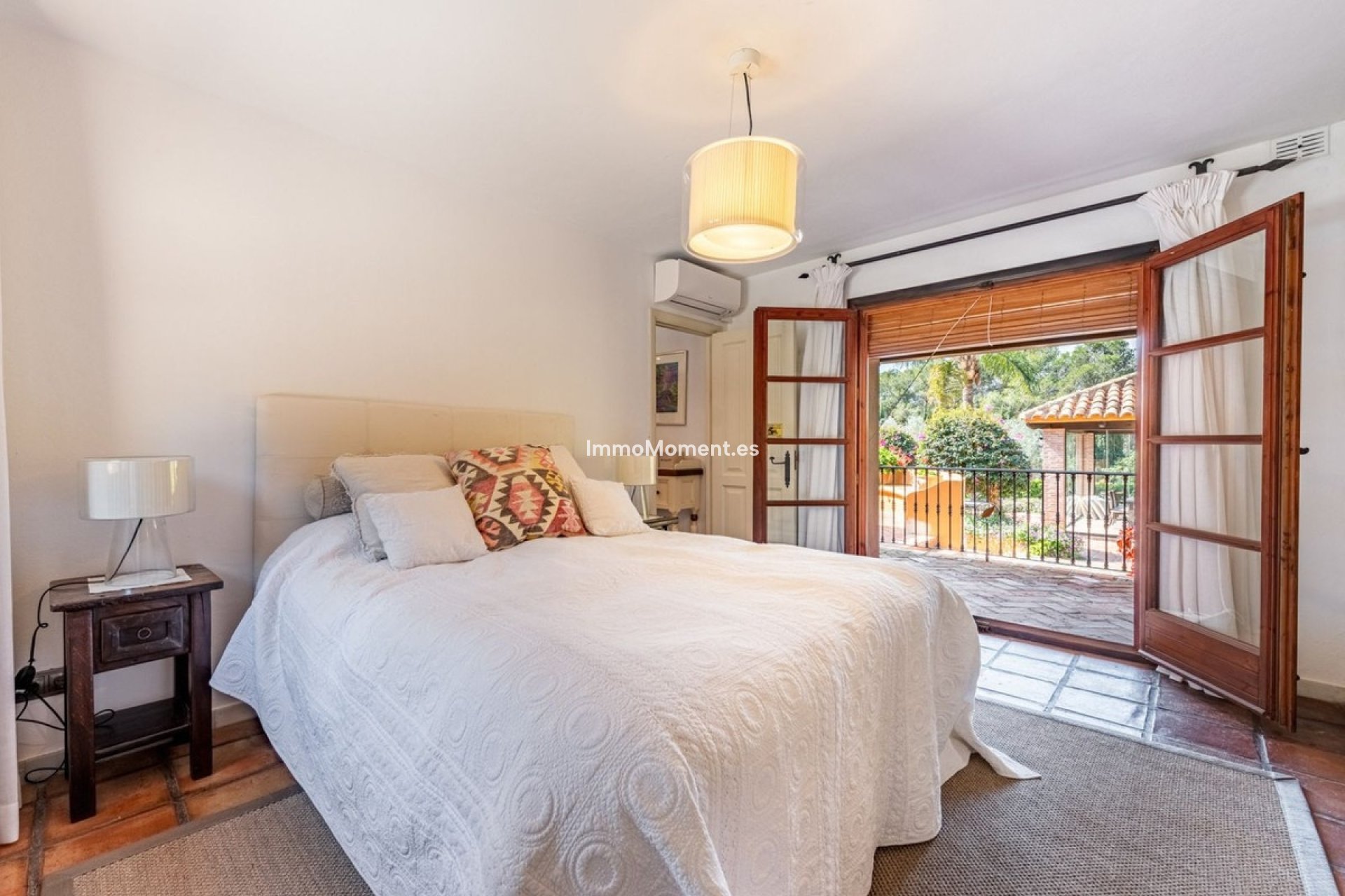 Resale - Villa - El Paraiso - New Golden Mile
