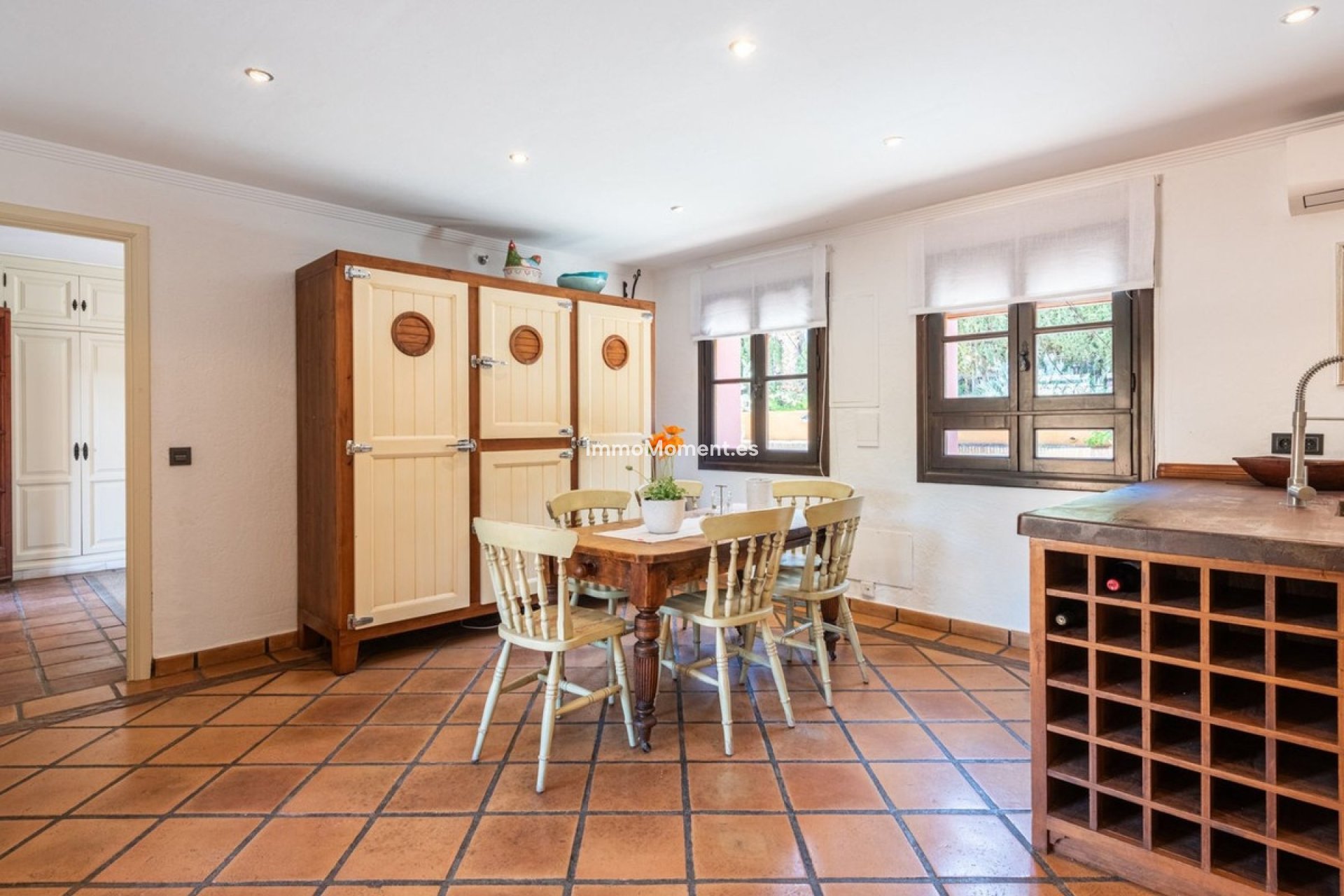Resale - Villa - El Paraiso - New Golden Mile